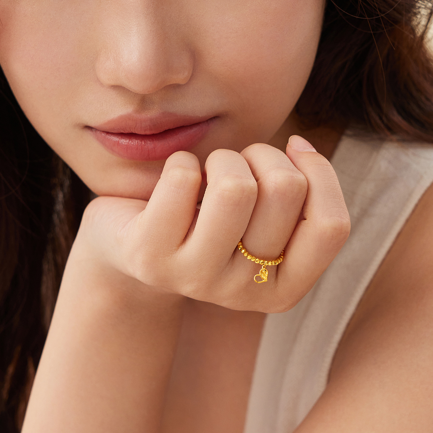 六福珠宝童心蹦迪珠黄金戒指女爱心四叶草足金戒指计价GJG0160DS情人节热销新品