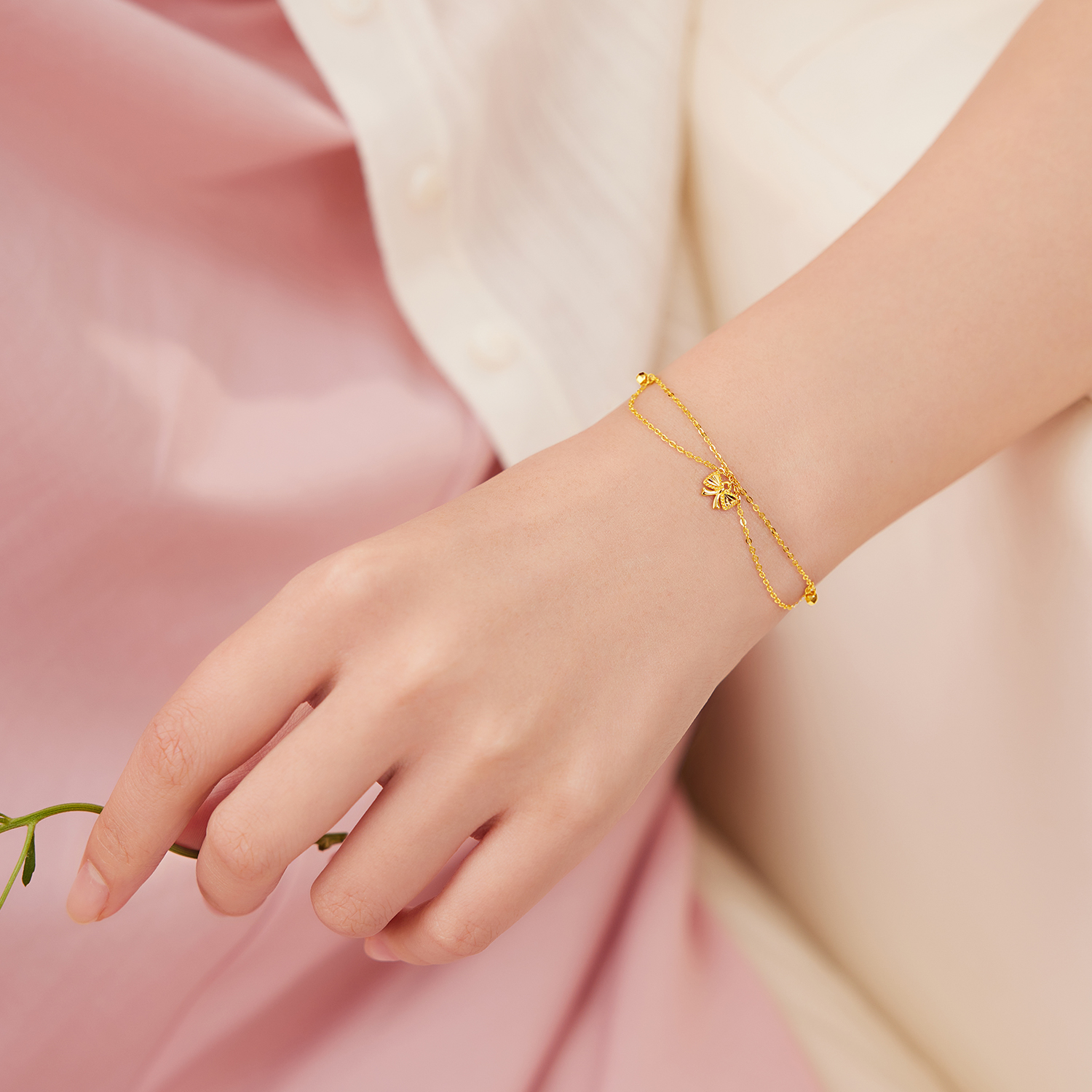 六福珠宝仙女小金珠黄金手链女款双层手链足金挂坠计价GJG0167DS