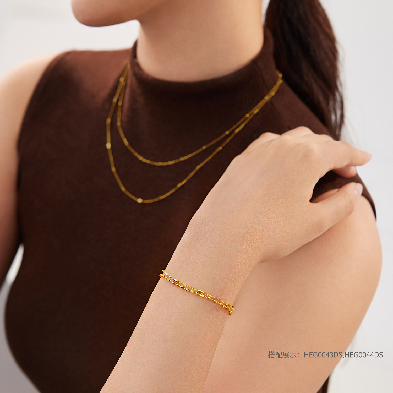 六福珠宝车花珠黄金手链女款时尚金珠双层手链足金计价HEG0043DS