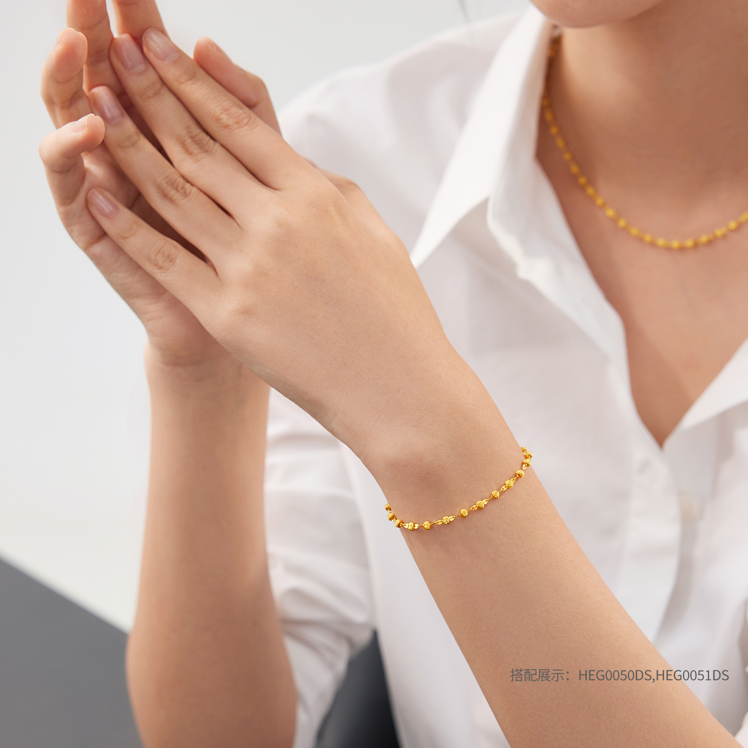 六福珠宝光影金猫眼金珠黄金手链女嘴唇链足金首饰计价HEG0050DS