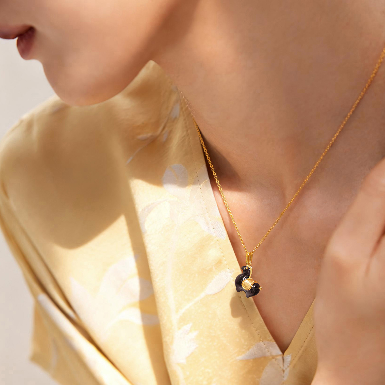 六福珠宝唐宫夜宴联名墩墩马黄金项链-033339NA-达播【1V1直播看货】