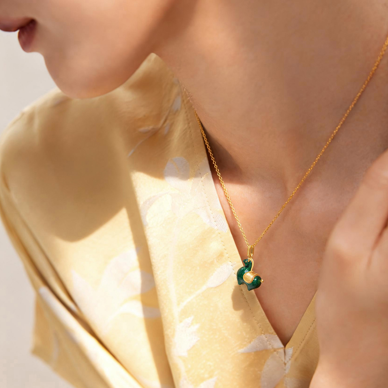 六福珠宝唐宫夜宴联名墩墩马黄金项链-033339NA-达播【1V1直播看货】