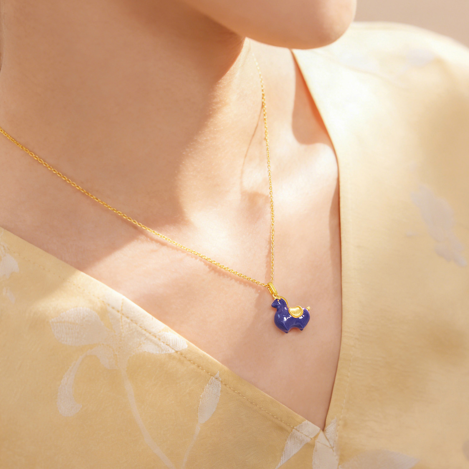 六福珠宝唐宫夜宴联名墩墩马黄金项链-033339NA-达播【1V1直播看货】