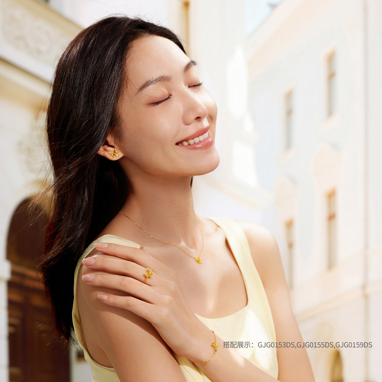 六福珠宝蝶舞光影黄金戒指女5G蝴蝶蹦迪珠麻花戒指计价GJG0158DS童心2