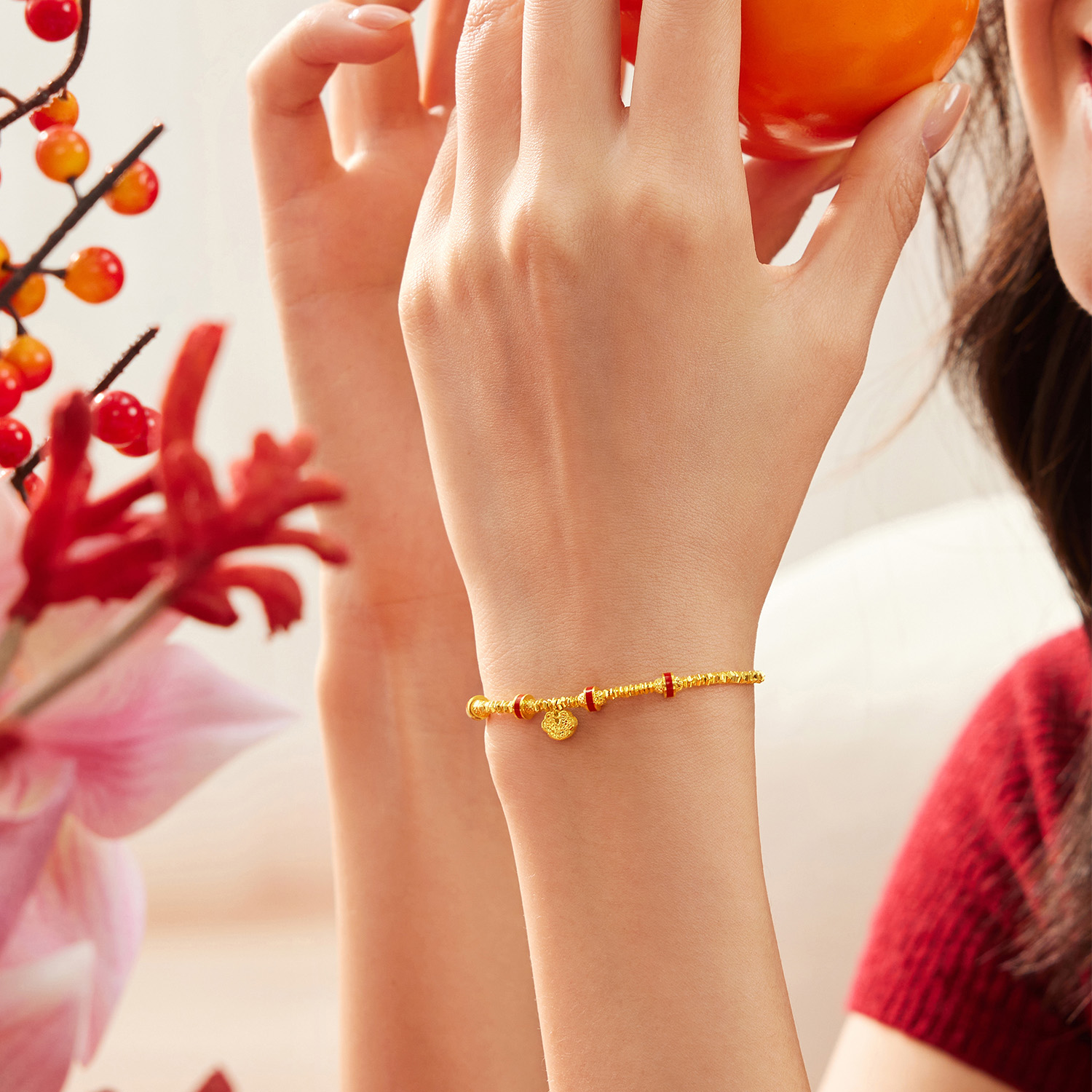 六福珠宝碎碎冰如意黄金手链女款鎏彩筒珠足金手串计价G16G0050DS【视频看货】