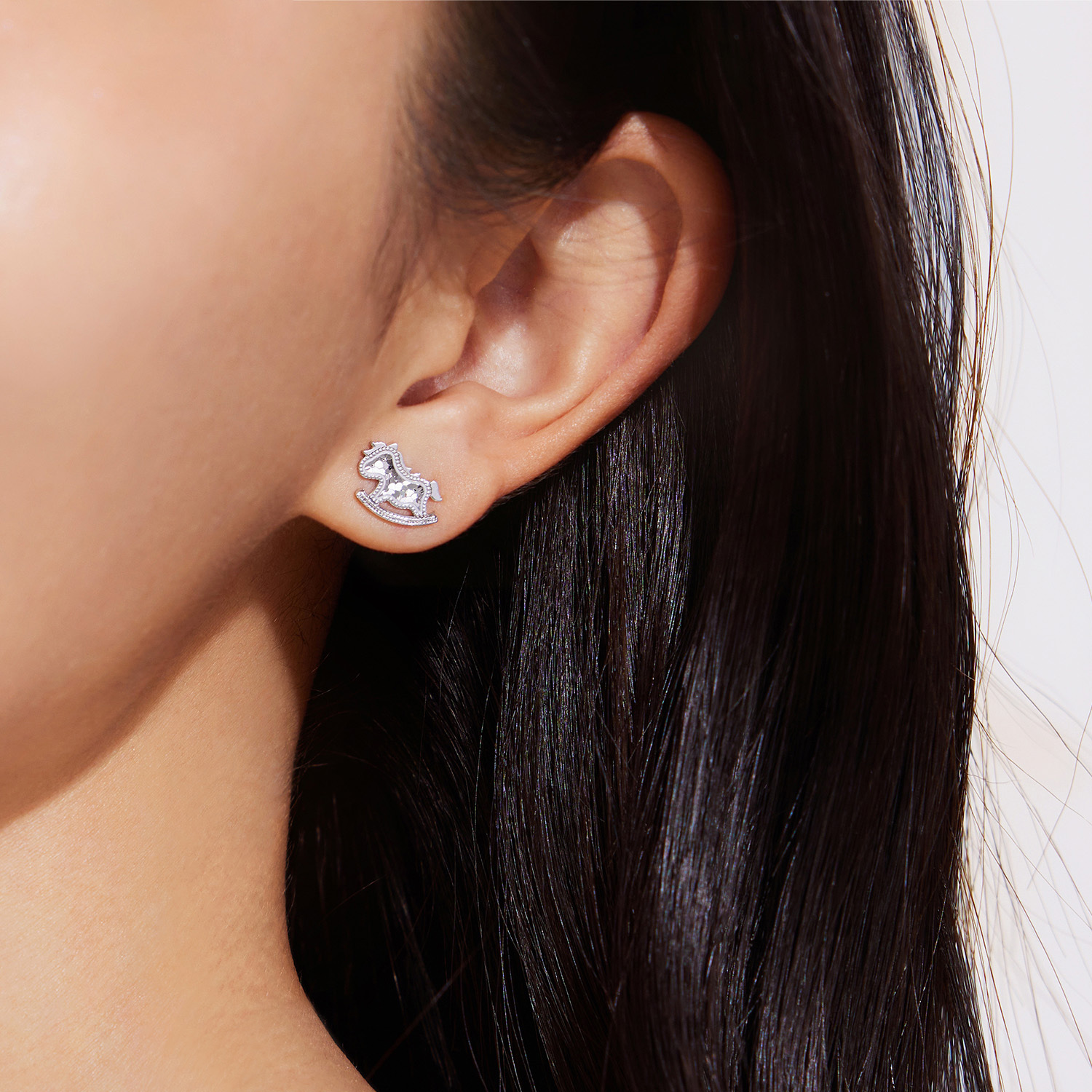 六福珠宝摇摇木马铂金耳钉耳环铂950白金耳饰碎碎冰计价GJP0010DS