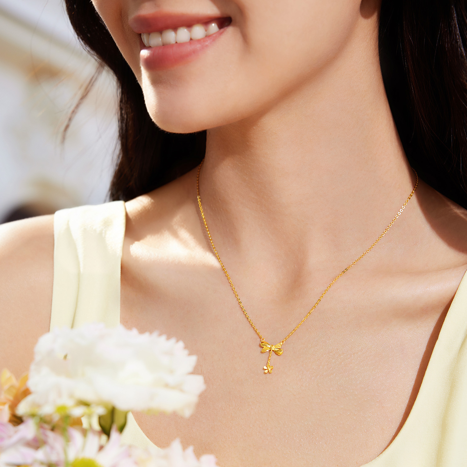 六福珠宝金饰魅力蝶恋兰姿黄金项链吊坠女金套链含坠计价HXG30086