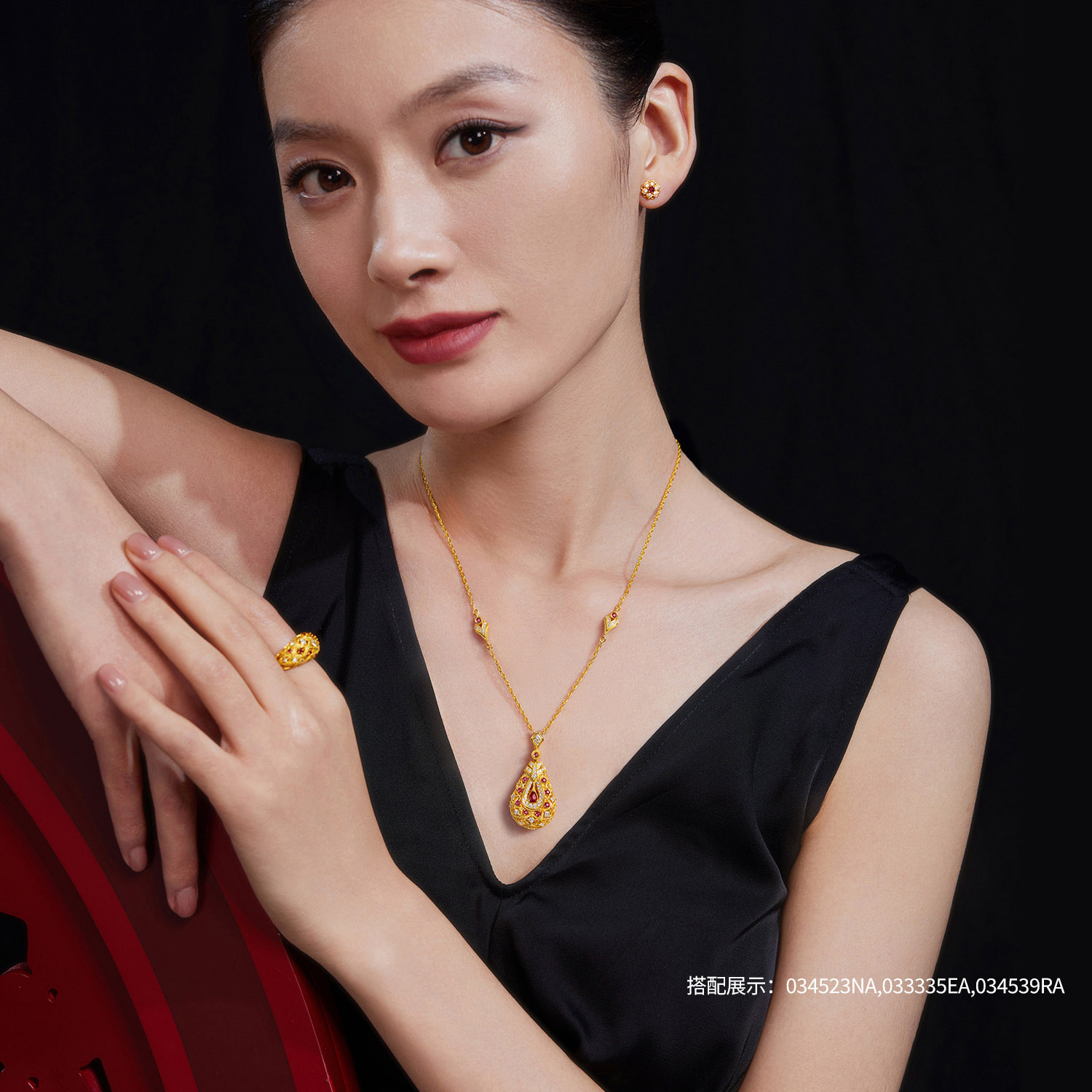 六福珠宝唐宫夜宴联名琵琶乐宴黄金项链镶钻石水滴红宝石034523NA新品2623