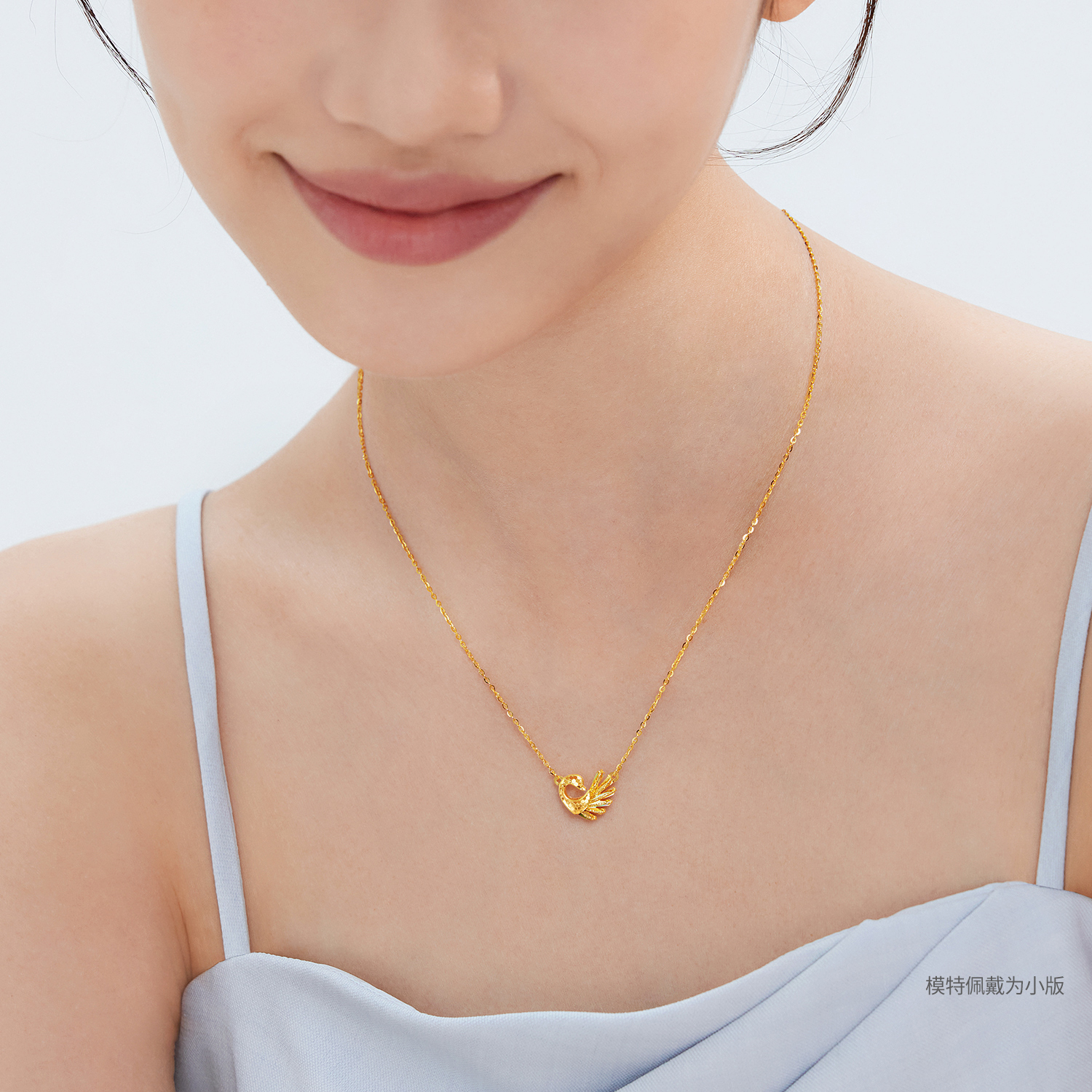 六福珠宝成毅同款冰·钻心动天鹅黄金项链女款闪耀5G炫彩足金首饰035545NA新品113