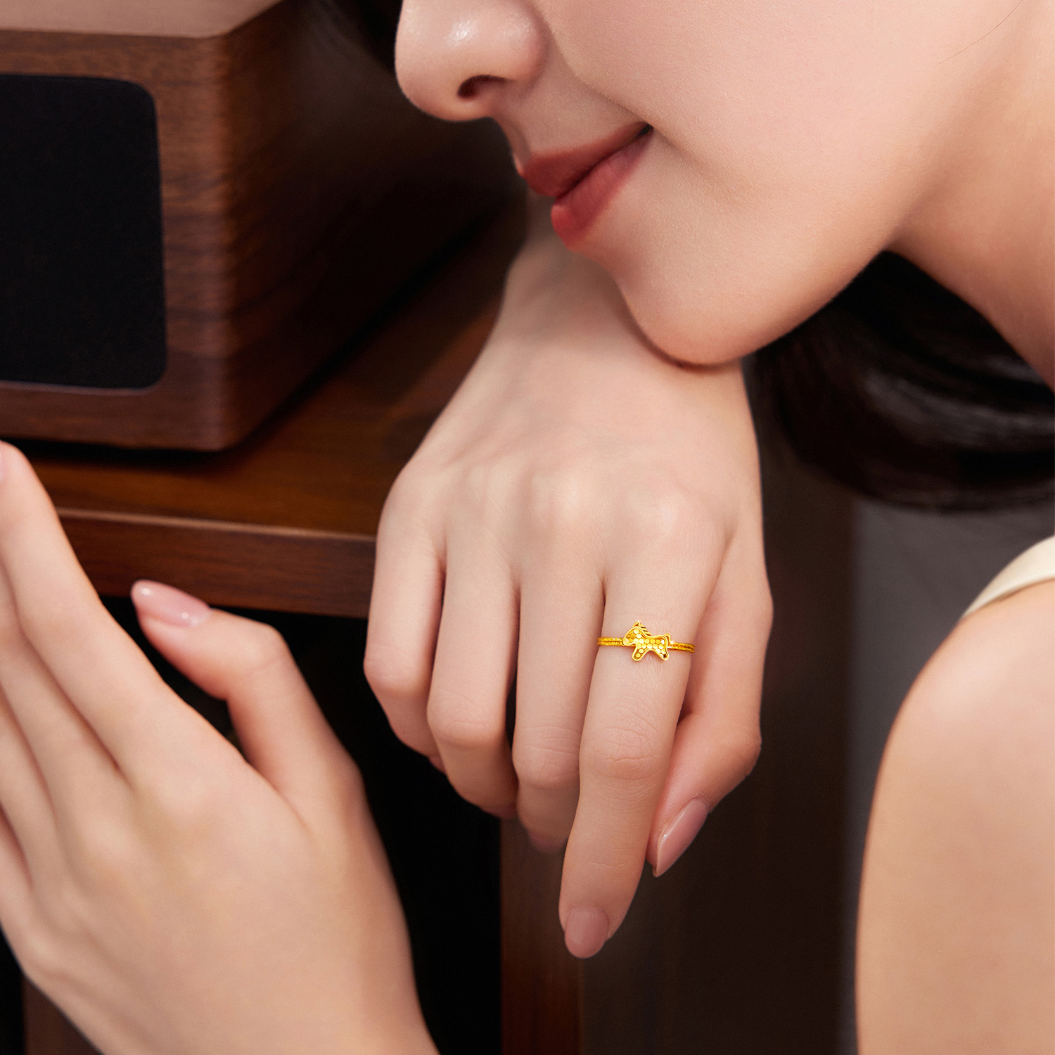 六福珠宝光影金小马驹黄金戒指女5G手工编织生肖马计价GJG0194DS 马上如愿热销新品年货