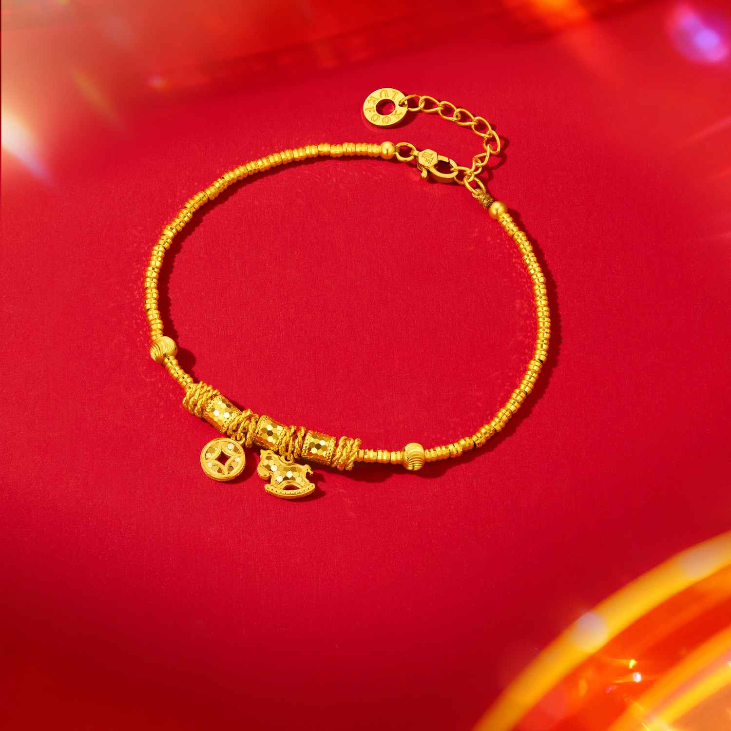 六福珠宝光影金马上有钱生肖马盘缠金手链计价036585ba新品127年货