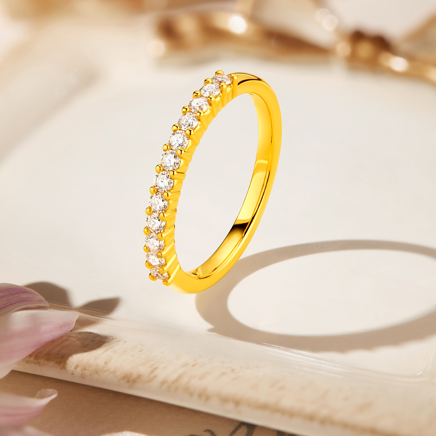 六福珠宝星河黄金戒指女时尚5D硬金镶嵌钻石戒指排钻首饰036048RA