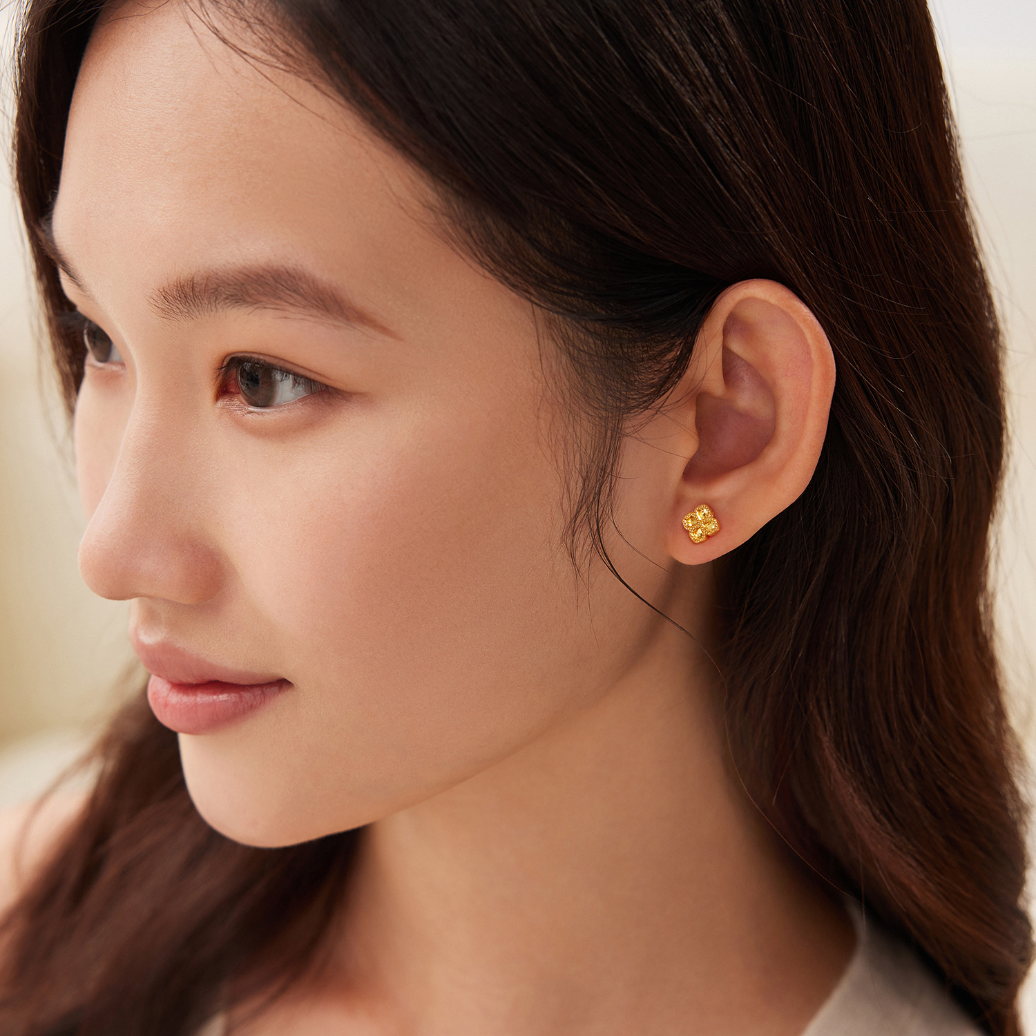 六福珠宝光影金小精致耳钉黄金足金耳钉单只售卖女款GJA0097DS热销新品女神节