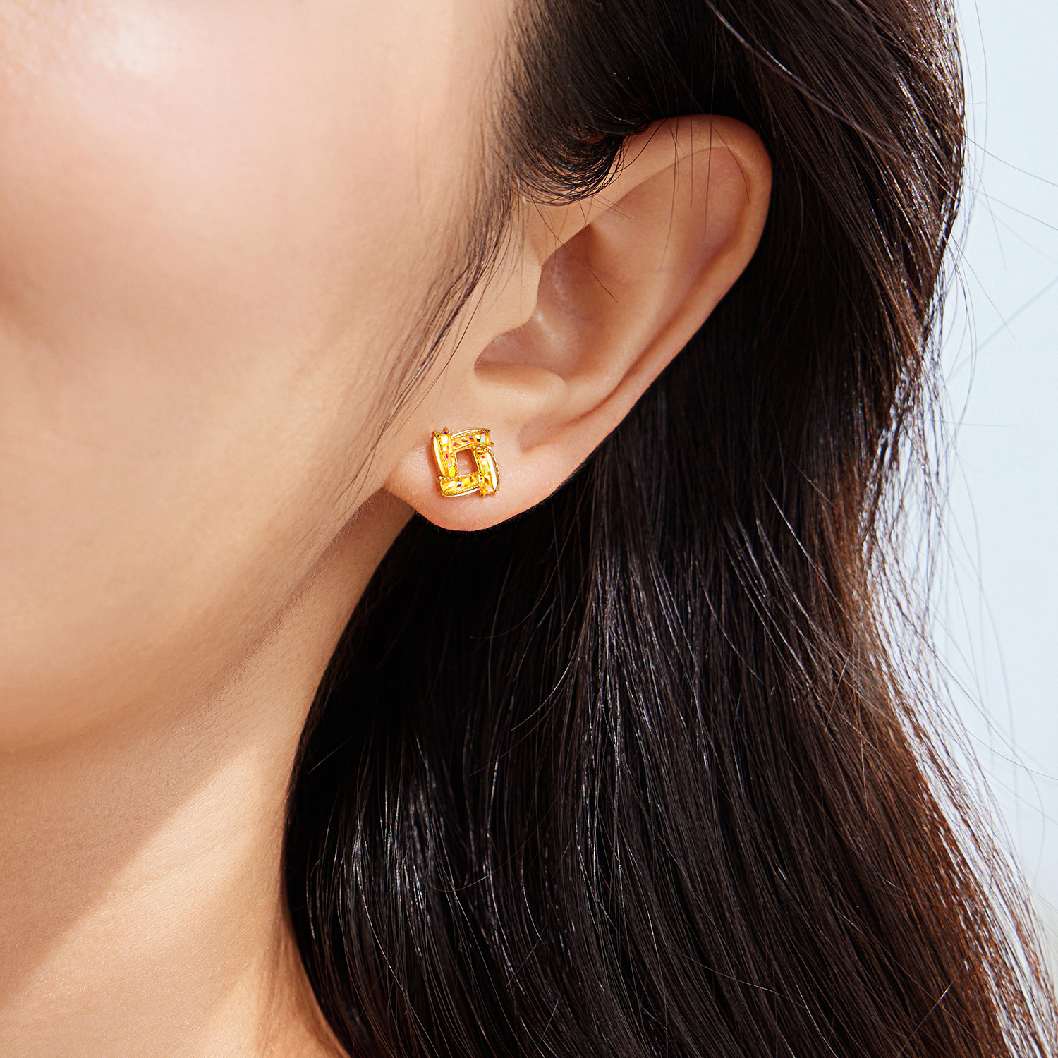 六福珠宝光影金炫动时空黄金耳钉几何方形炫彩耳环耳钉计价GJG0180DS热销新品炫动1专享特惠