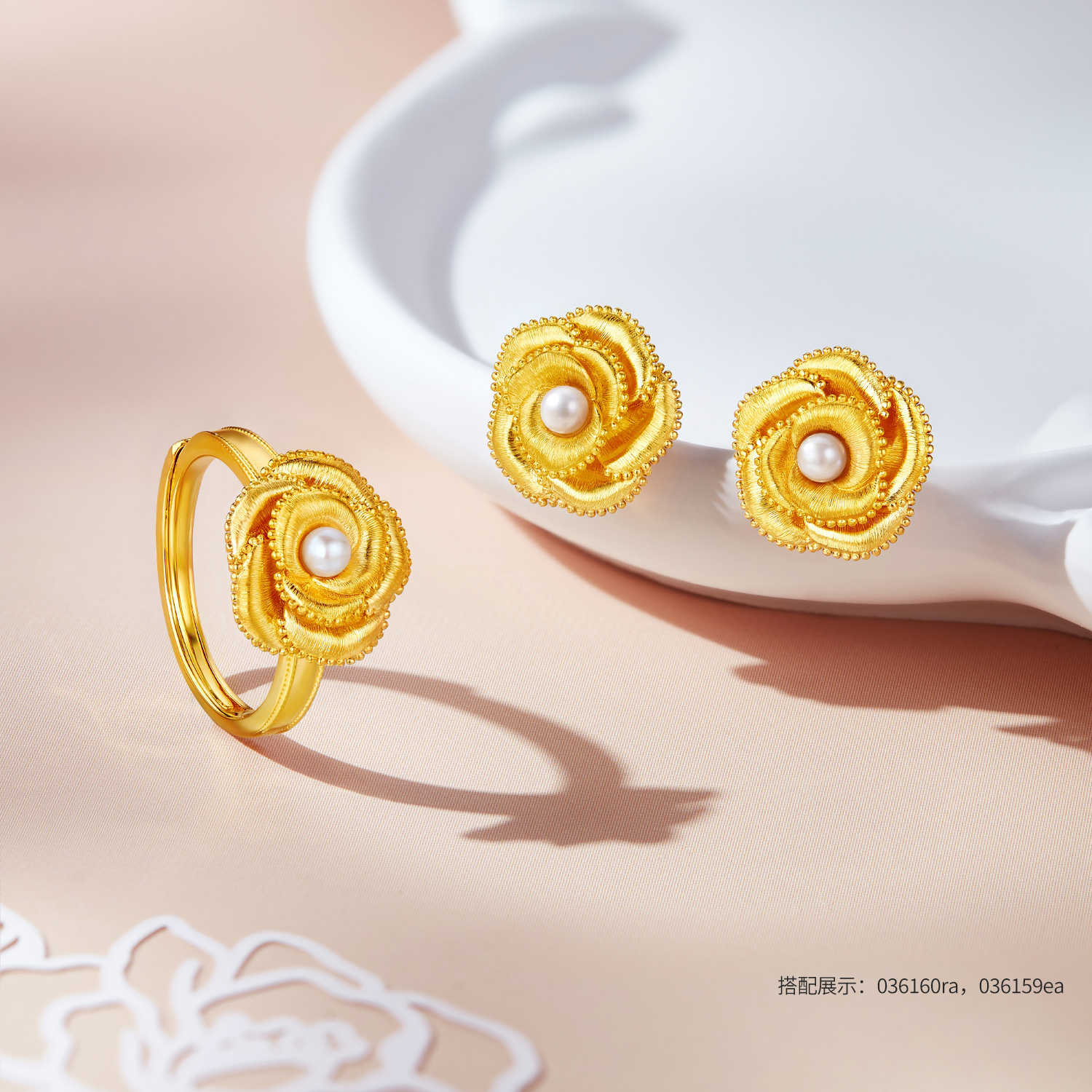 六福珠宝光影金山茶花黄金戒指实心手工拉丝珍珠首饰计价036160ra专享折扣