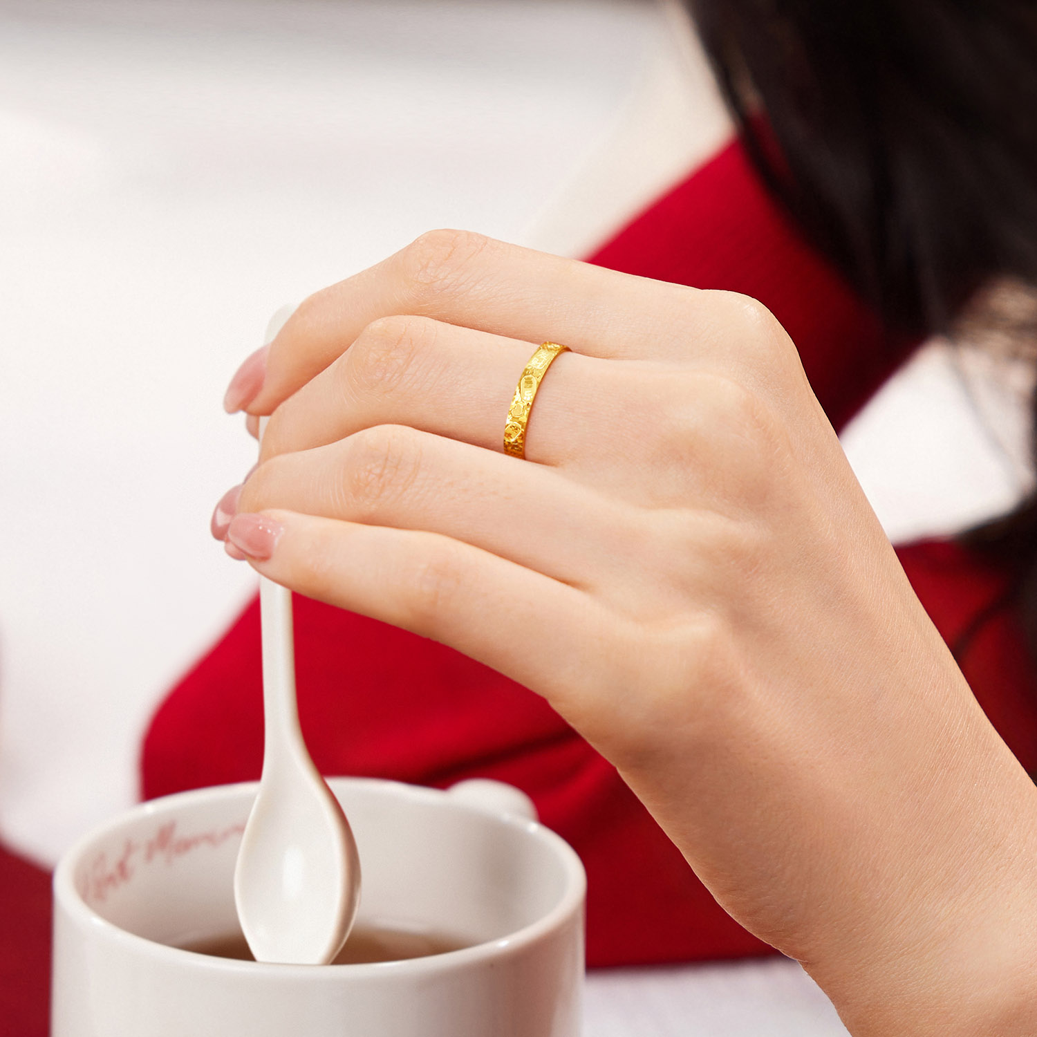 【店庆特惠】六福珠宝吉言金黄金戒指实心款男女碎碎冰情侣对戒计价G16G0056DS【联系客服补货】