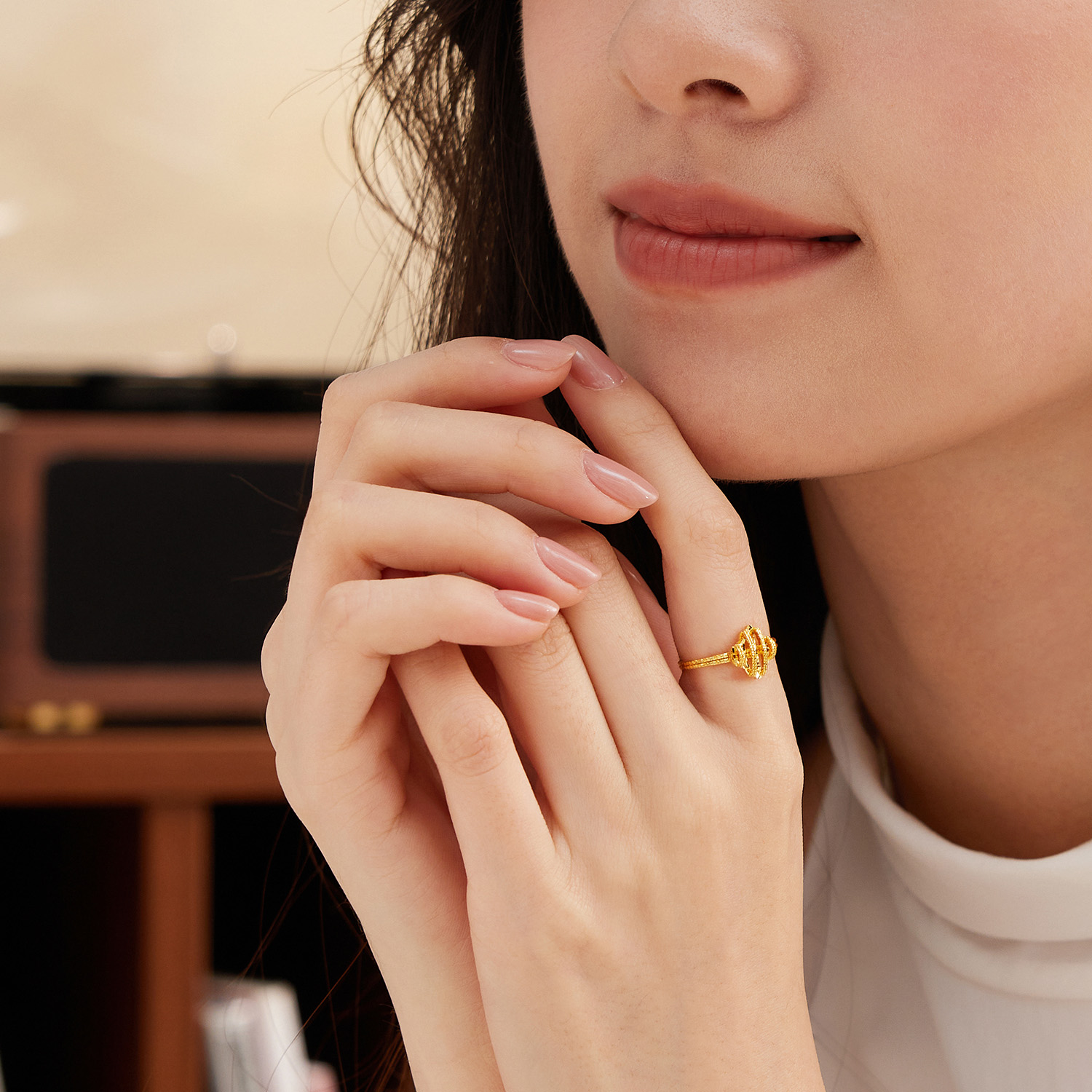 【店庆特惠】六福珠宝光影金四叶草黄金戒指女款手工编织5G足金计价GJG0187DS