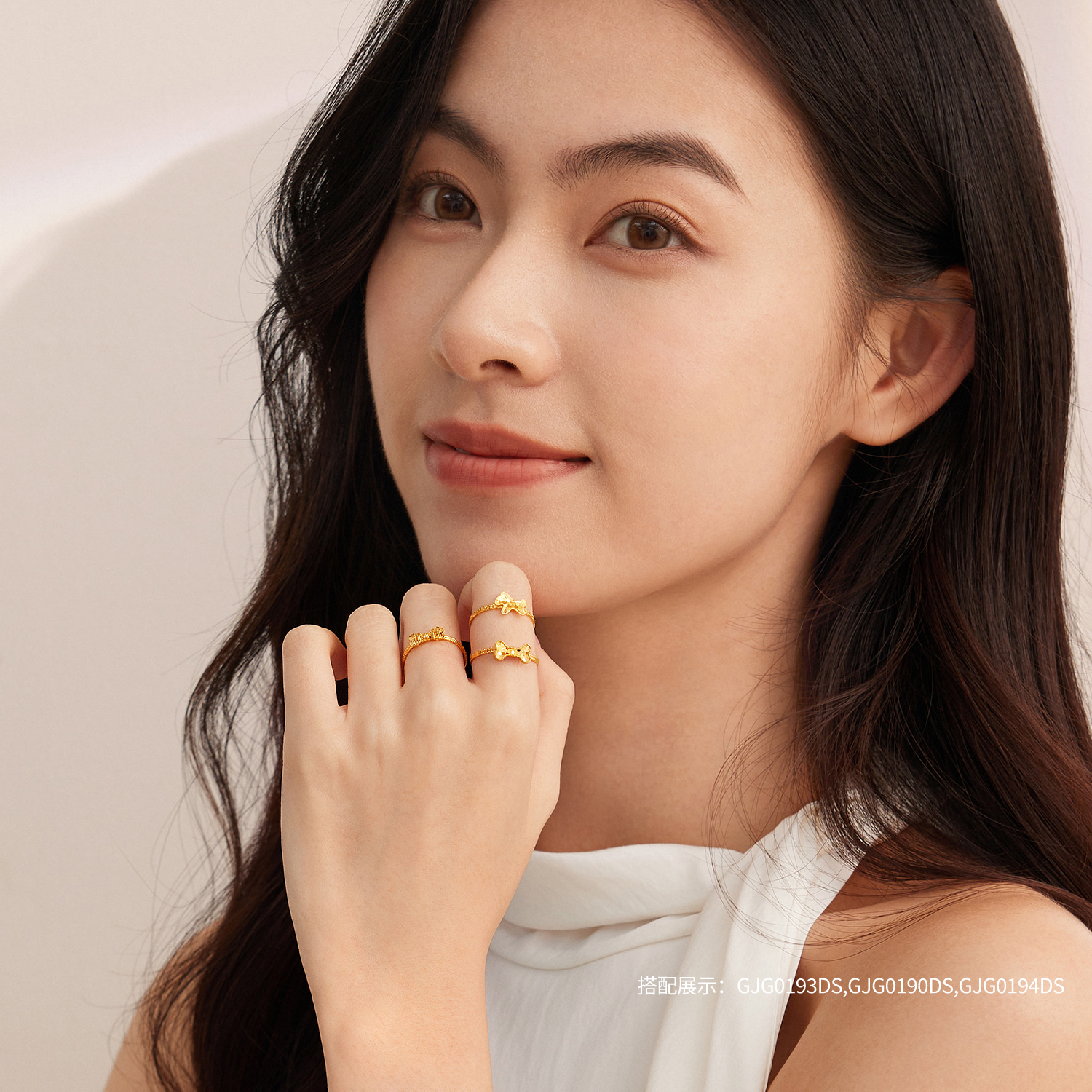 六福珠宝光影金小骨头黄金戒指女手工编织5G蜂巢纹计价GJG0190DS