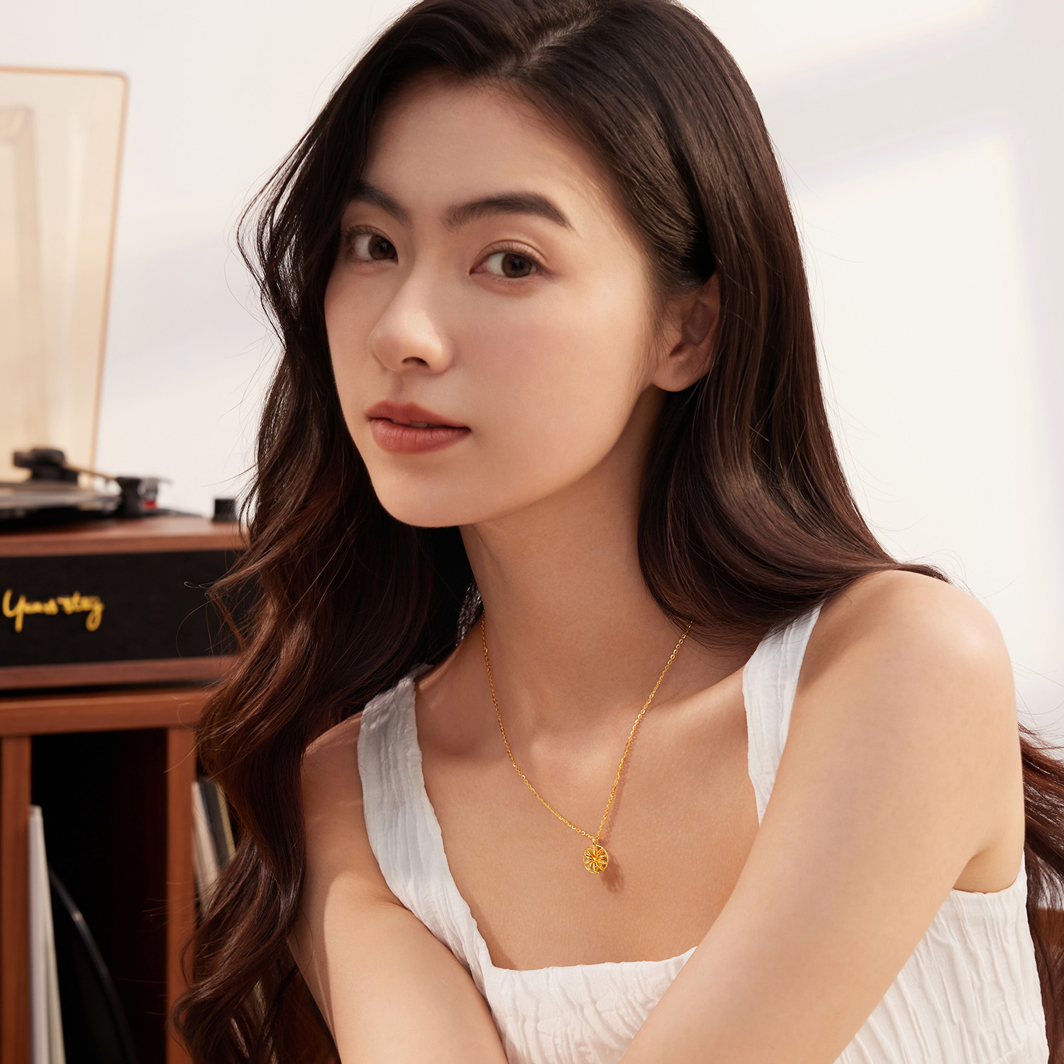 六福珠宝光影金四叶草黄金项链手工编织小风车套链计价GJG0196DS