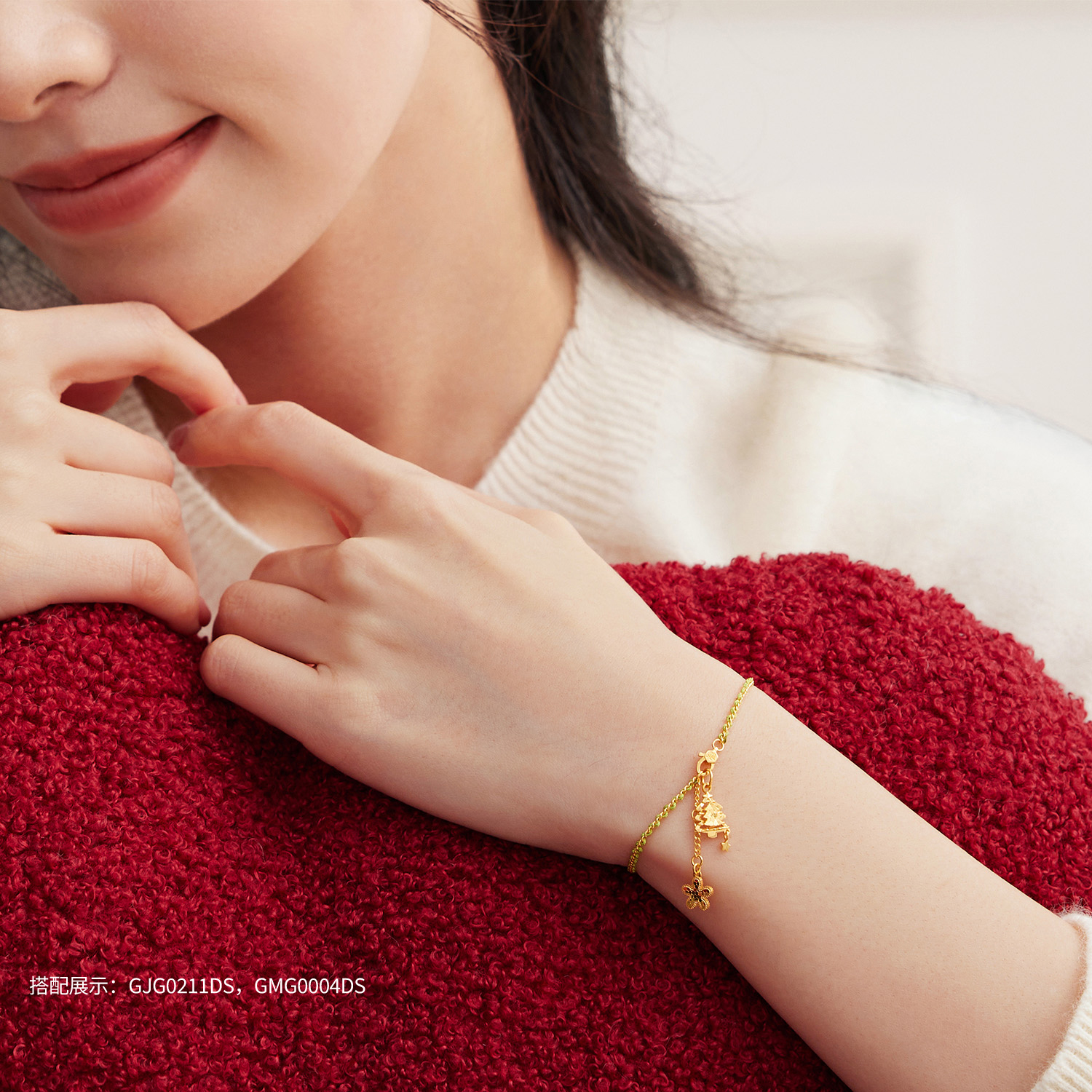 六福珠宝光影金熠光黄金吊坠女款足金蝴蝶计价GMG0003DS热销新品惊喜2女神节互动