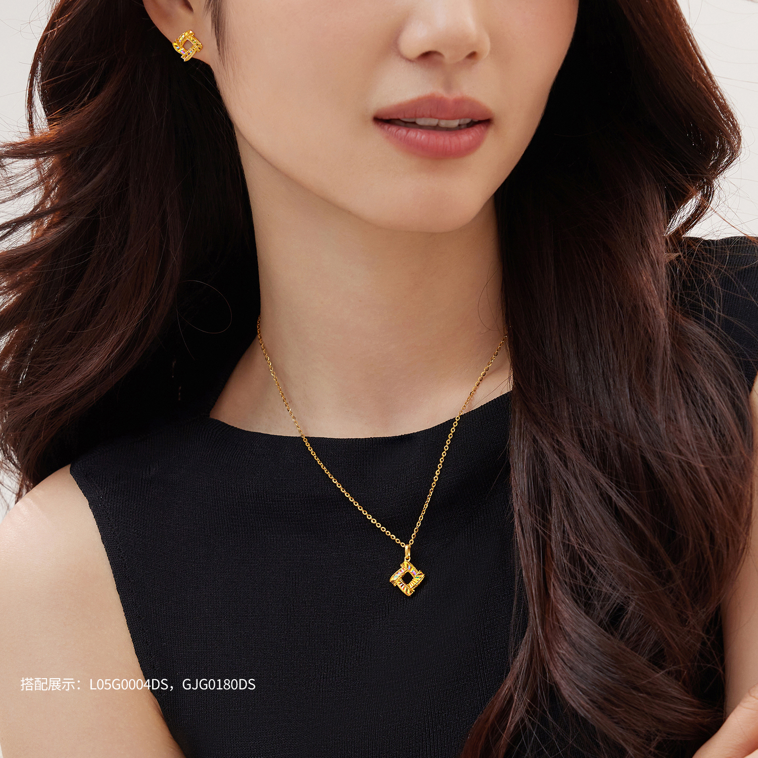 六福珠宝光影金炫动时空黄金吊坠女5G炫彩足金挂坠计价GJG0221DS