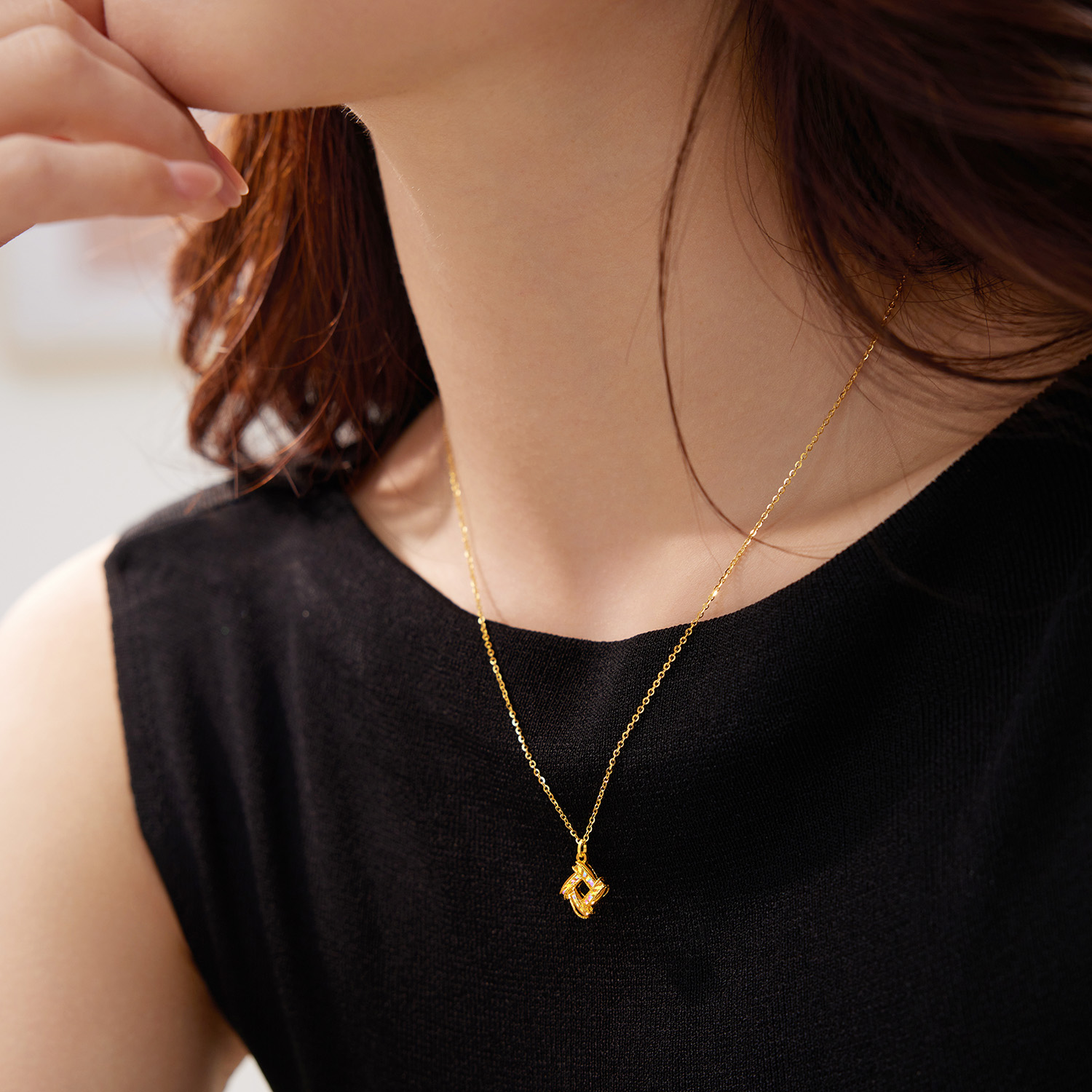 【店庆特惠】六福珠宝光影金炫动时空黄金项链女5G炫彩足金吊坠计价GJG0224DS