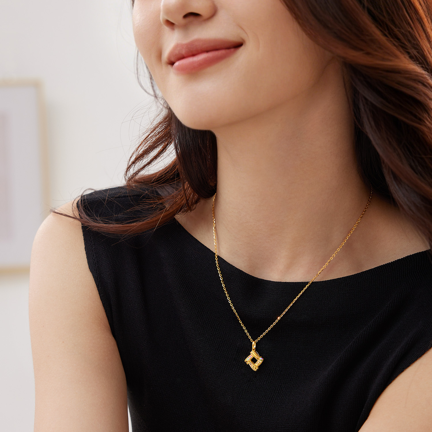 【店庆特惠】六福珠宝光影金炫动时空黄金项链女5G炫彩足金吊坠计价GJG0224DS