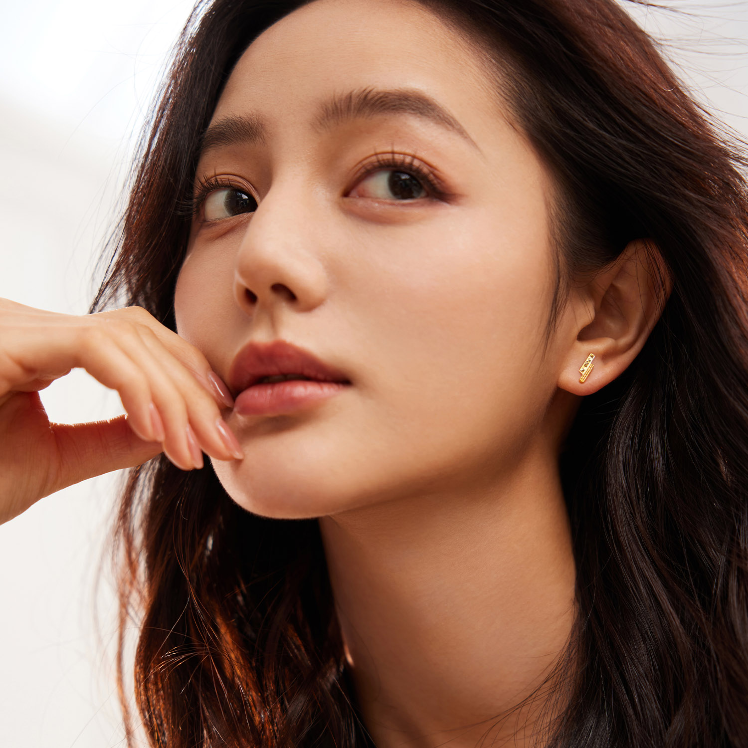 六福珠宝光影金小金条黄金耳钉耳环女5G碎碎冰耳饰计价GJG0217DS