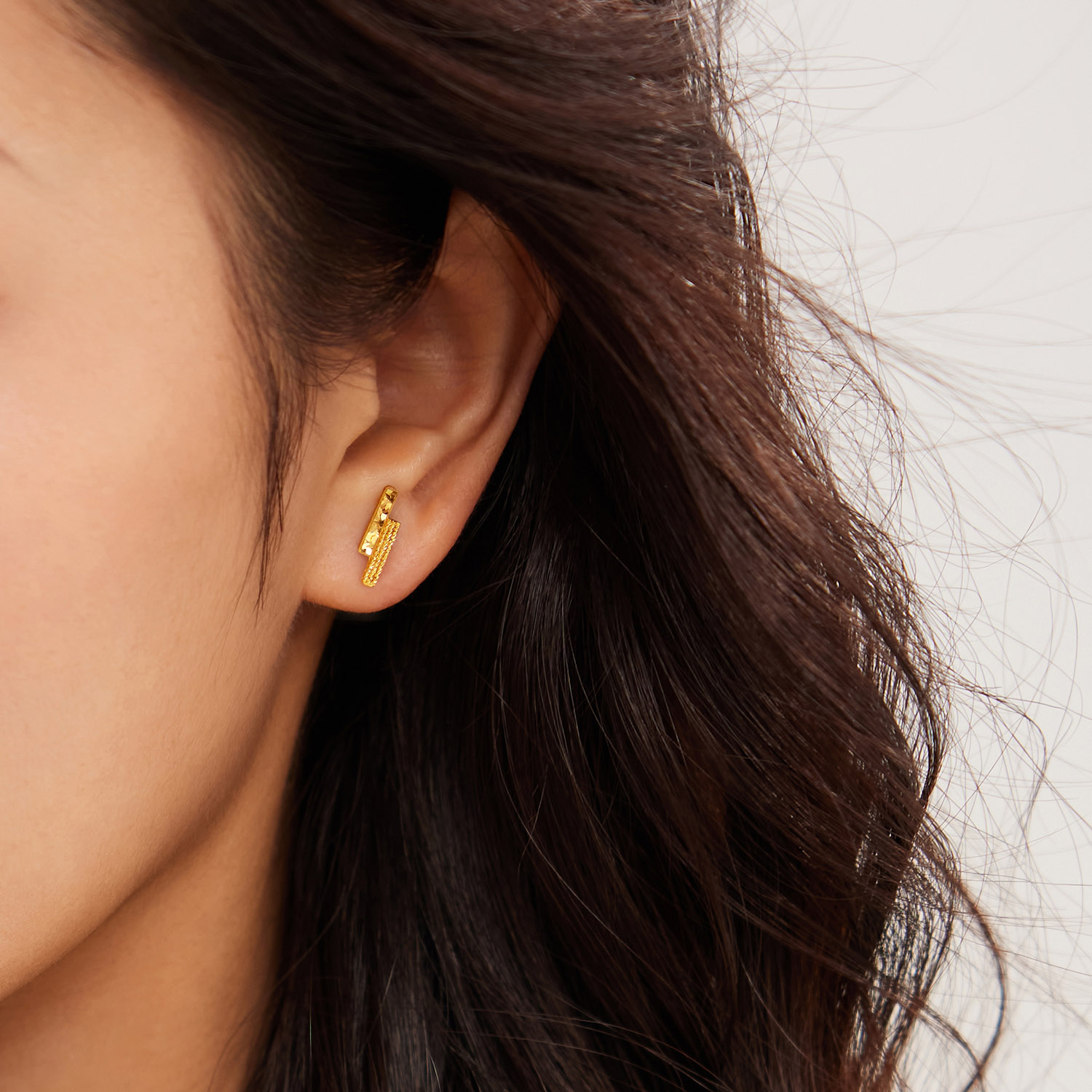 六福珠宝光影金小金条黄金耳钉耳环女5G碎碎冰耳饰计价GJG0217DS