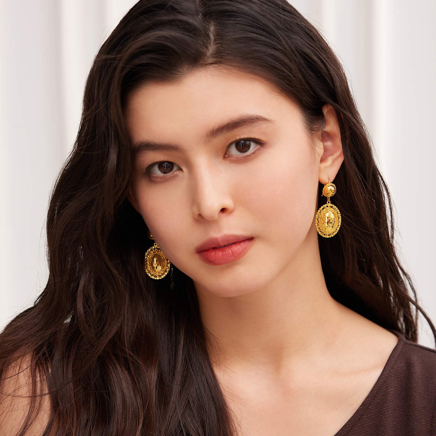 六福珠宝光影金爆闪黄金耳钉耳环女5G鸽子蛋足金耳饰计价015016EA【1V1直播看货】