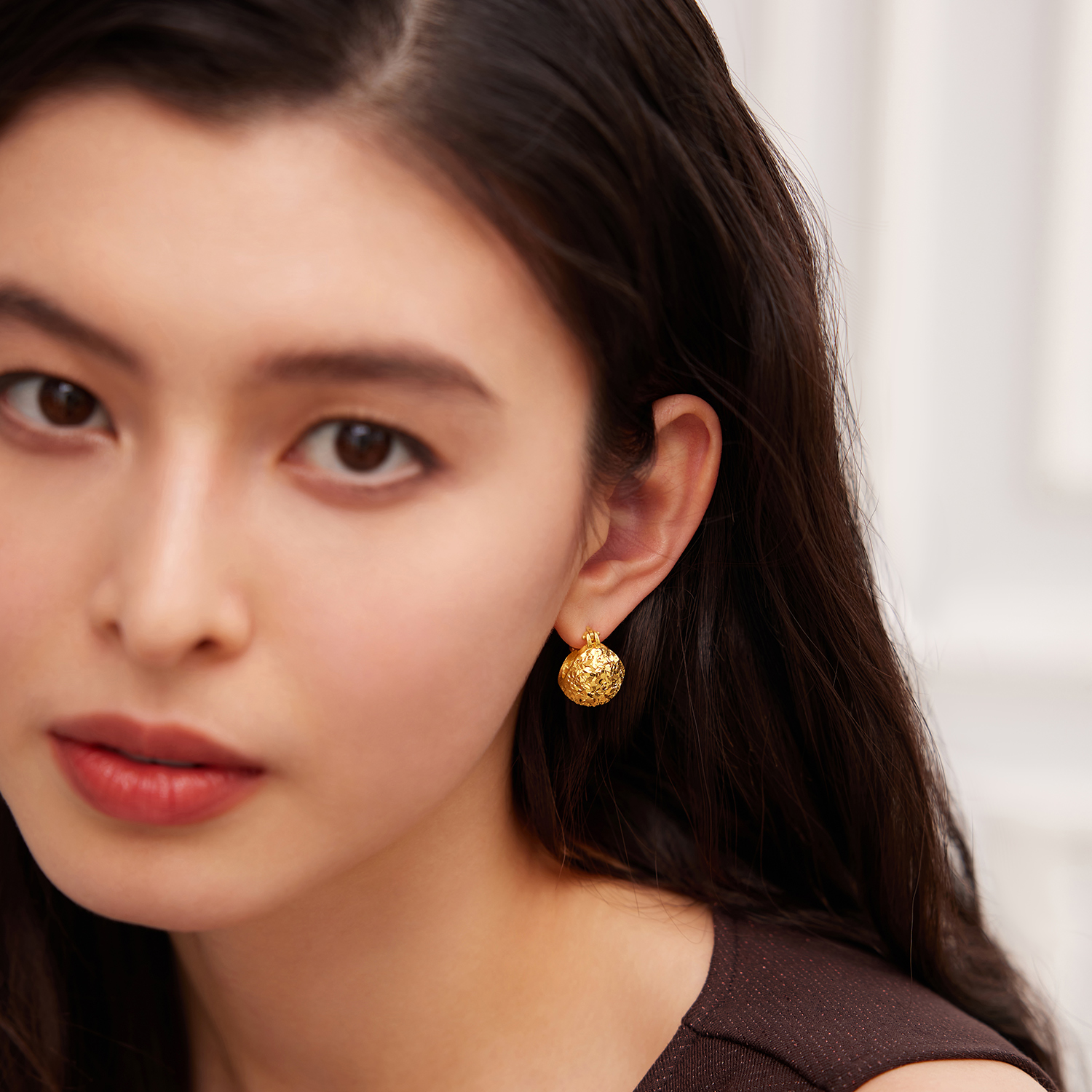 【店庆特惠】六福珠宝金缕流光碎碎冰黄金耳环女5G足金半球形耳饰计价031900ea