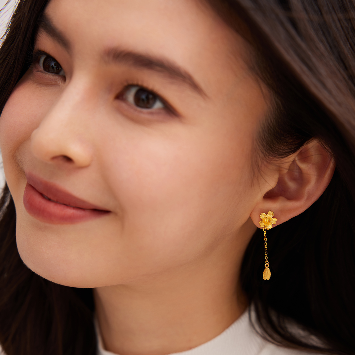 六福珠宝黄金耳钉耳环女款足金耳坠耳饰计价L07TBGE0004