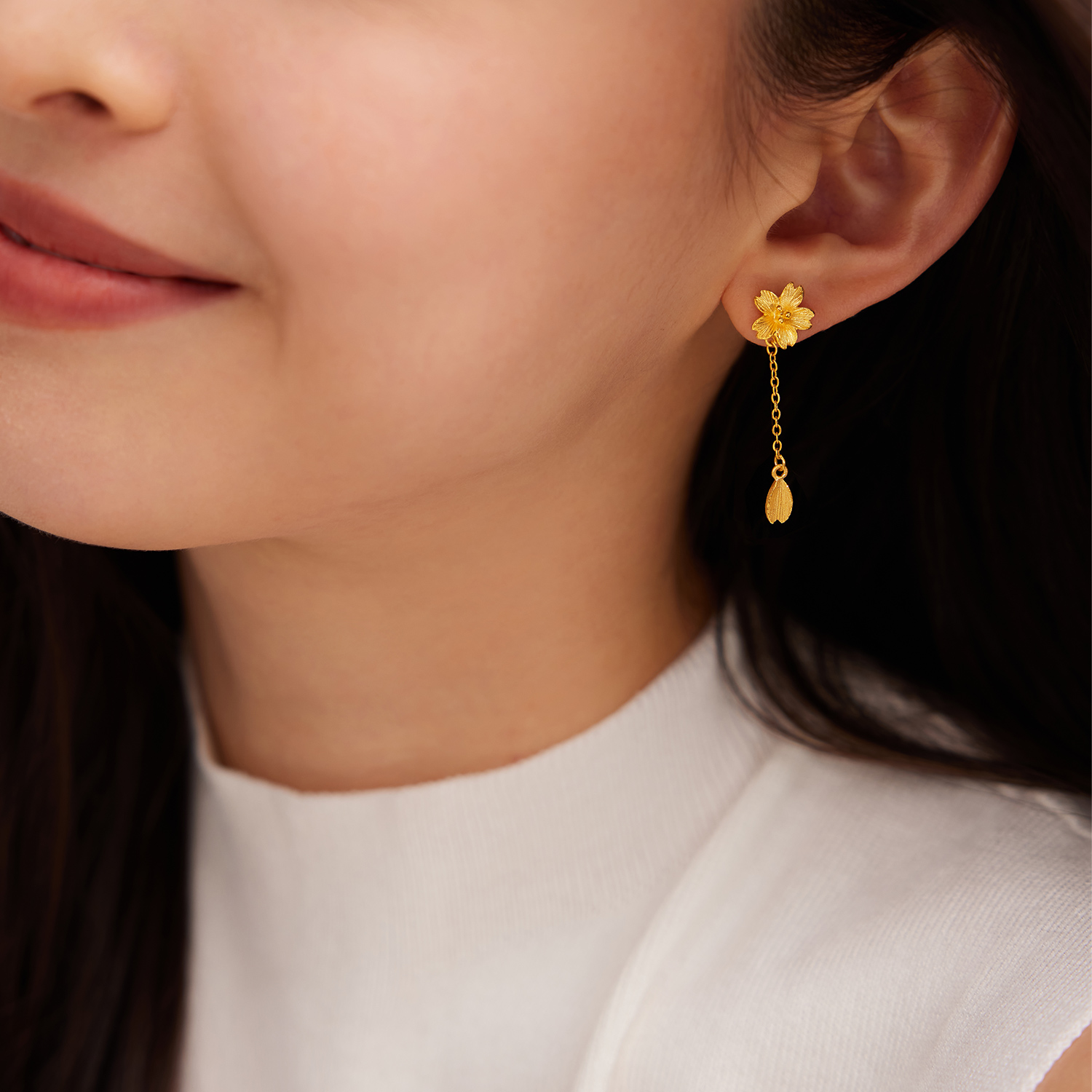 六福珠宝黄金耳钉耳环女款足金耳坠耳饰计价L07TBGE0004