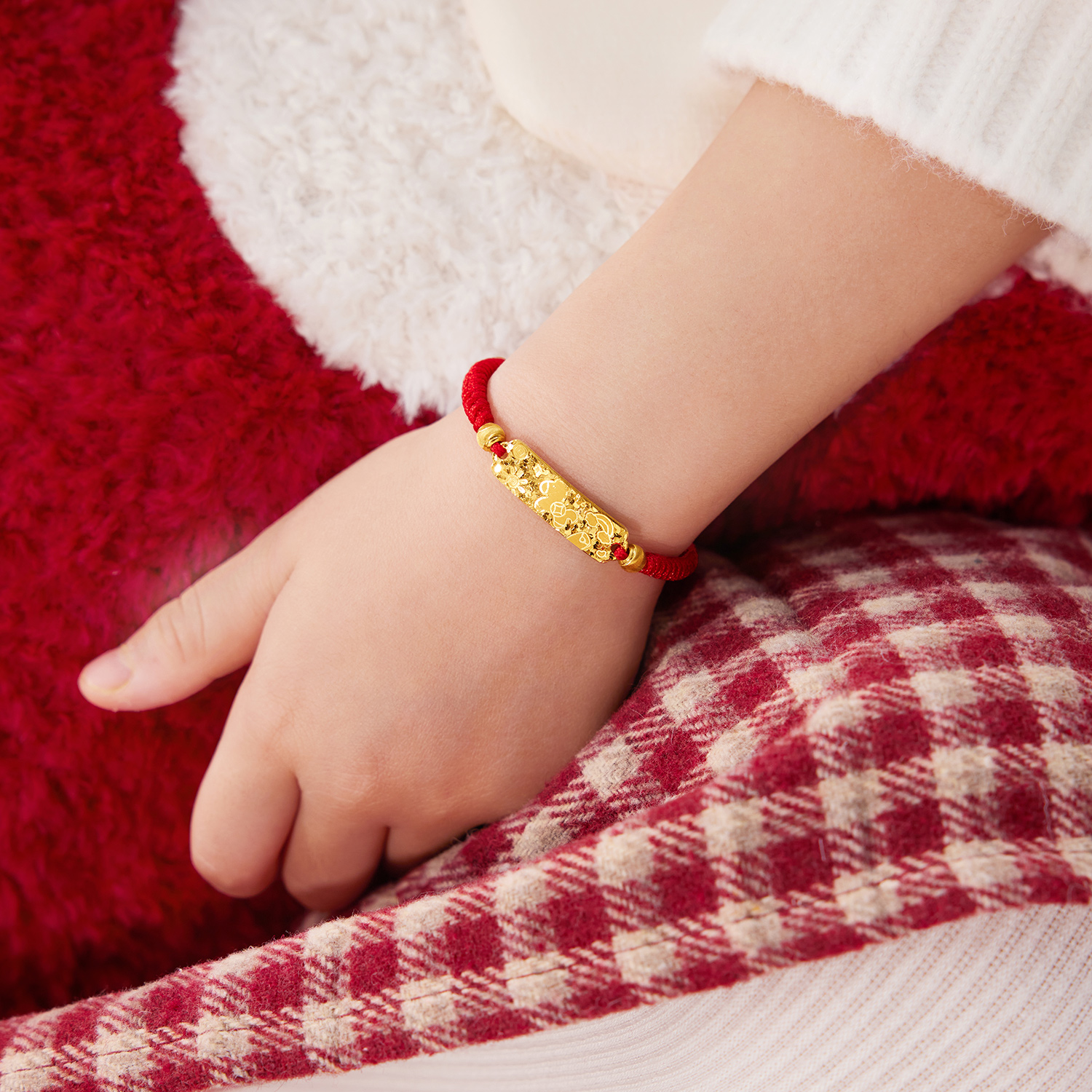 【店庆特惠】六福珠宝生肖马黄金手链红绳碎碎冰金饰宝宝亲子款计价G16G0062DS