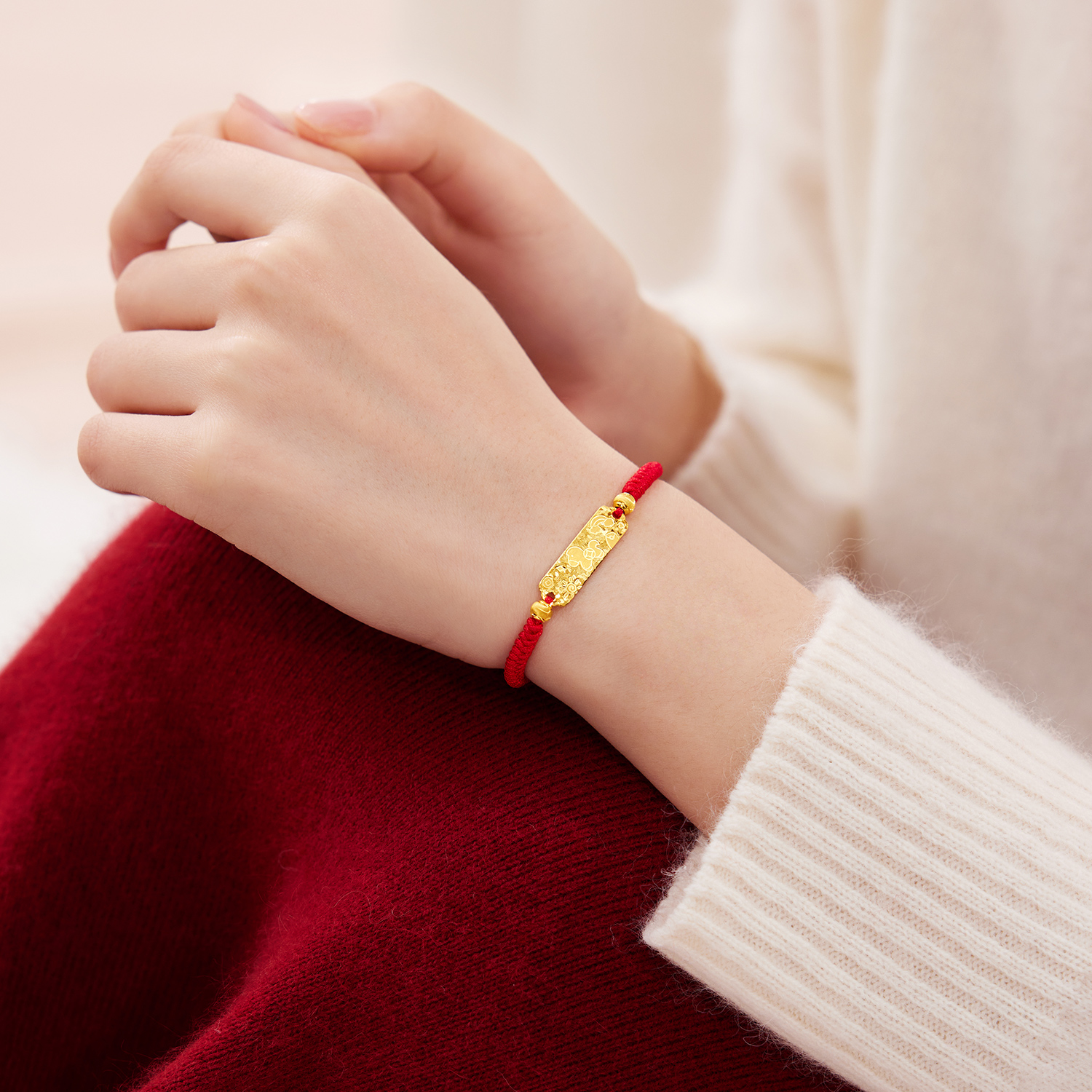 【店庆特惠】六福珠宝生肖马黄金手链红绳碎碎冰金饰宝宝亲子款计价G16G0062DS