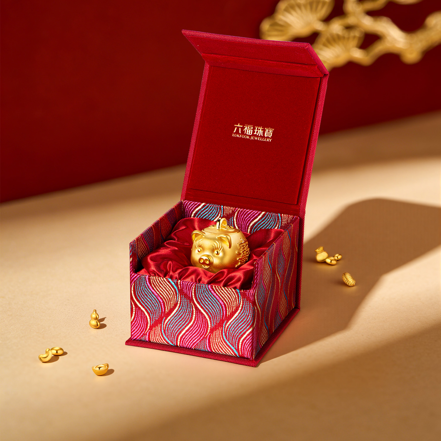 六福珠宝金猪存钱罐黄金摆件存金豆子纪念品送礼计价L11TBGA0001A