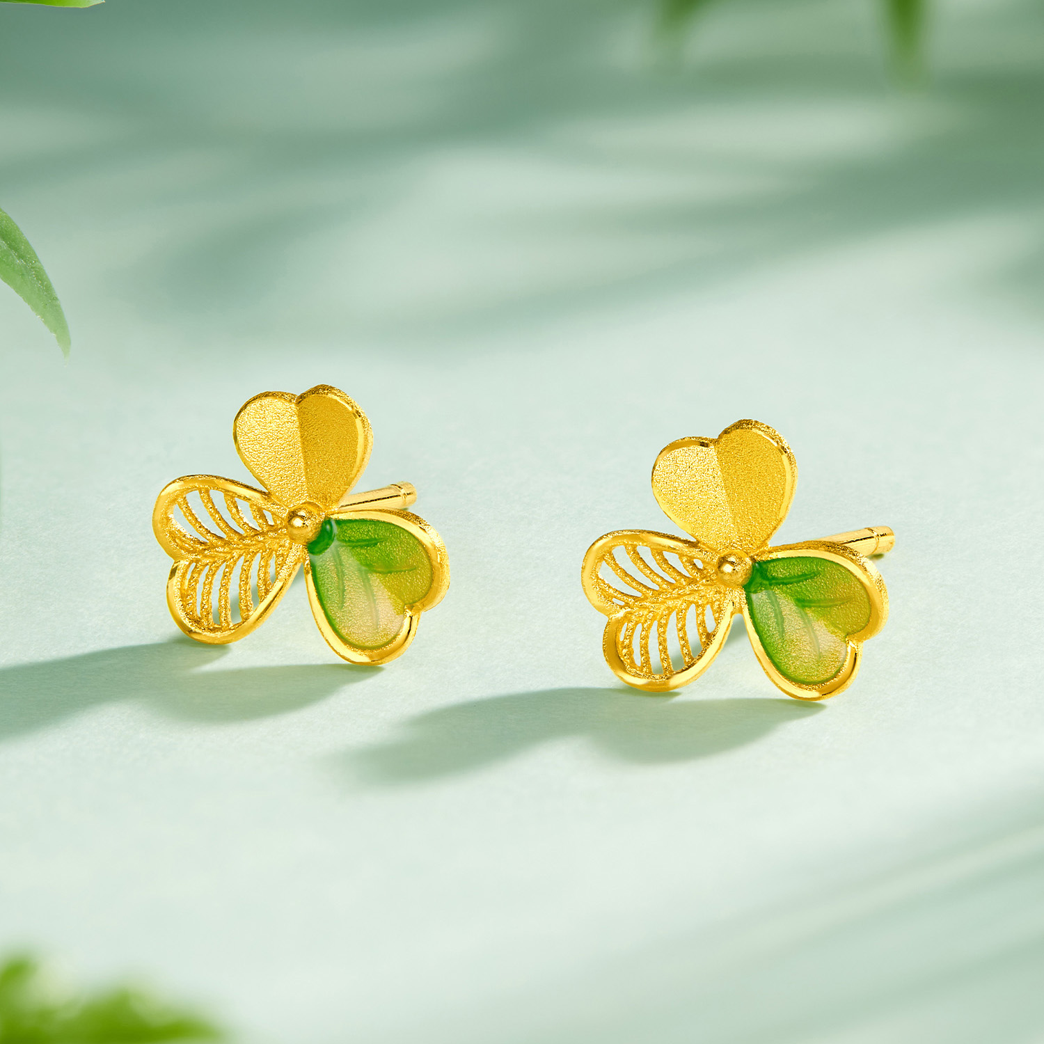 【12日上新】六福珠宝三叶草黄金耳钉耳环女鎏彩镂空设计感耳饰计价L07G0011DS新品313