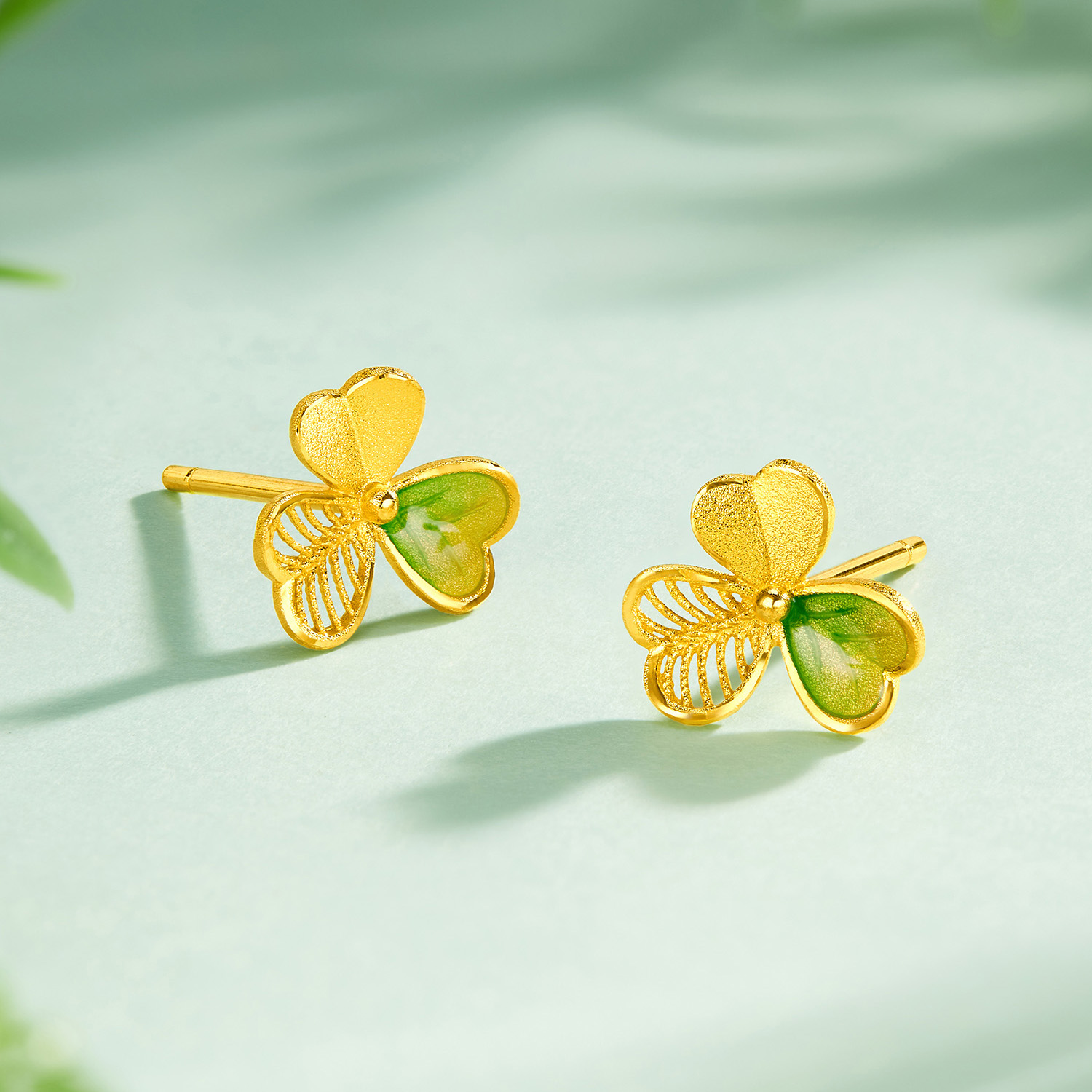 【12日上新】六福珠宝三叶草黄金耳钉耳环女鎏彩镂空设计感耳饰计价L07G0011DS新品313