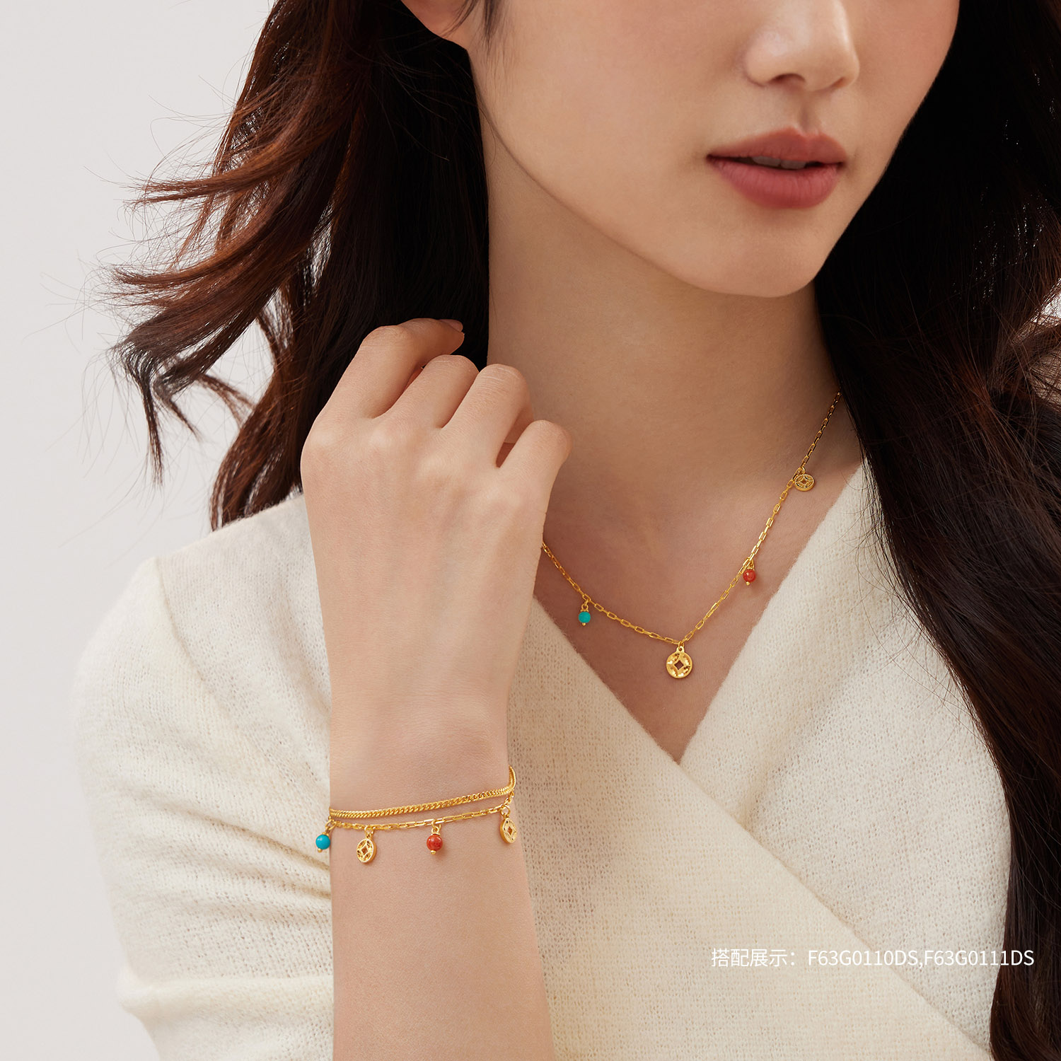 六福珠宝钱多多铜钱黄金项链绿松石闪耀金挂坠玉髓计价F63G0111DS【视频看货】