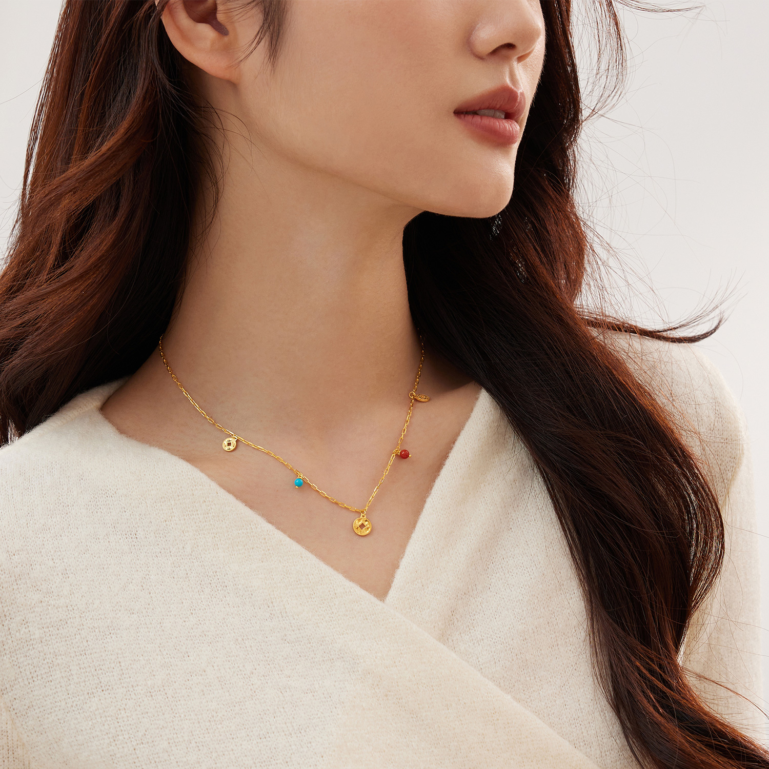 六福珠宝钱多多铜钱黄金项链绿松石闪耀金挂坠玉髓计价F63G0111DS【视频看货】