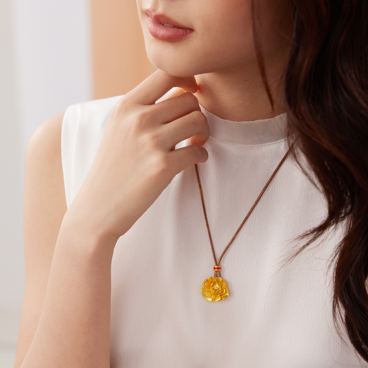 六福珠宝福满传家富贵牡丹黄金项链吊坠女鎏彩花朵计价F96G0003DS【视频看货】