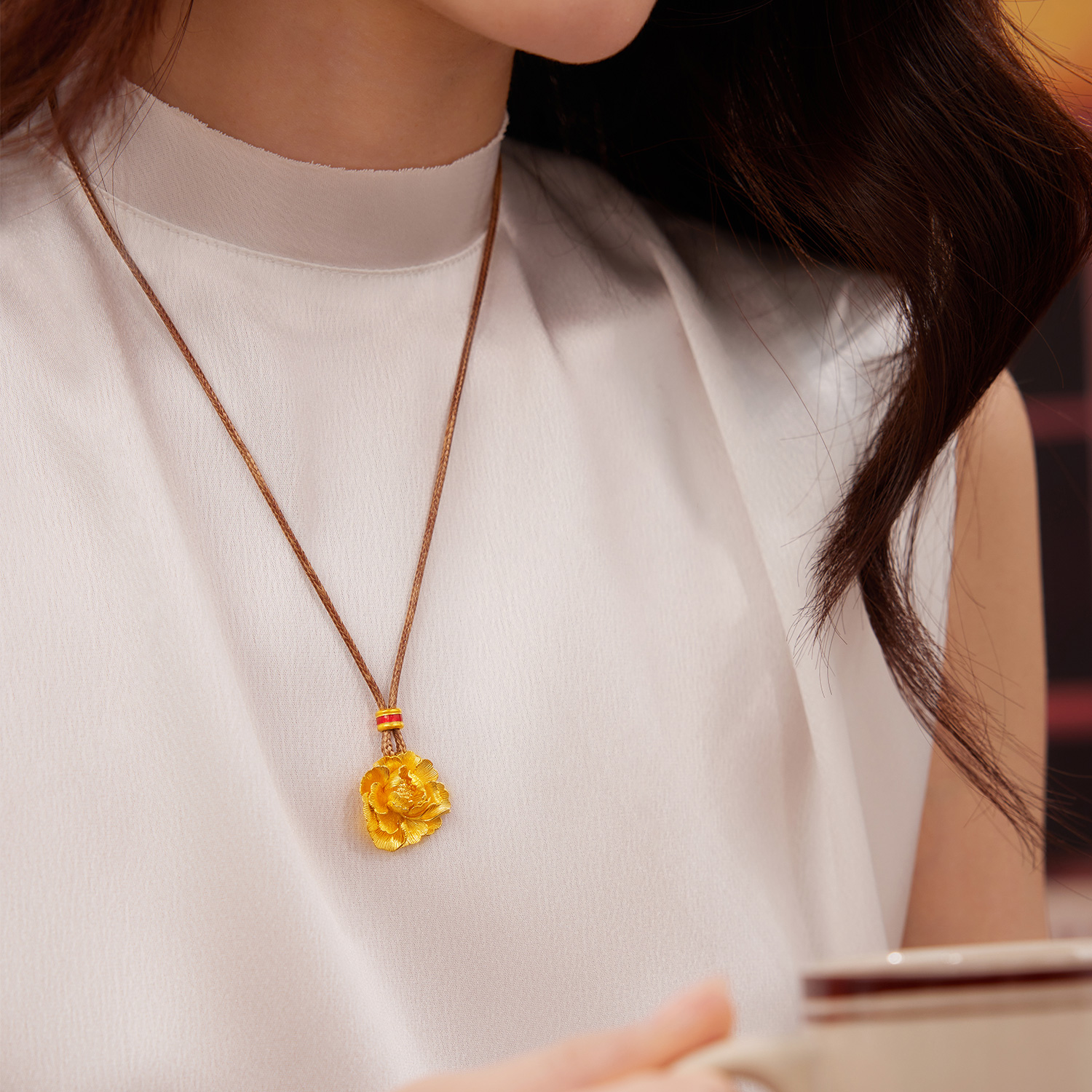 六福珠宝福满传家富贵牡丹黄金项链吊坠女鎏彩花朵计价F96G0003DS【视频看货】