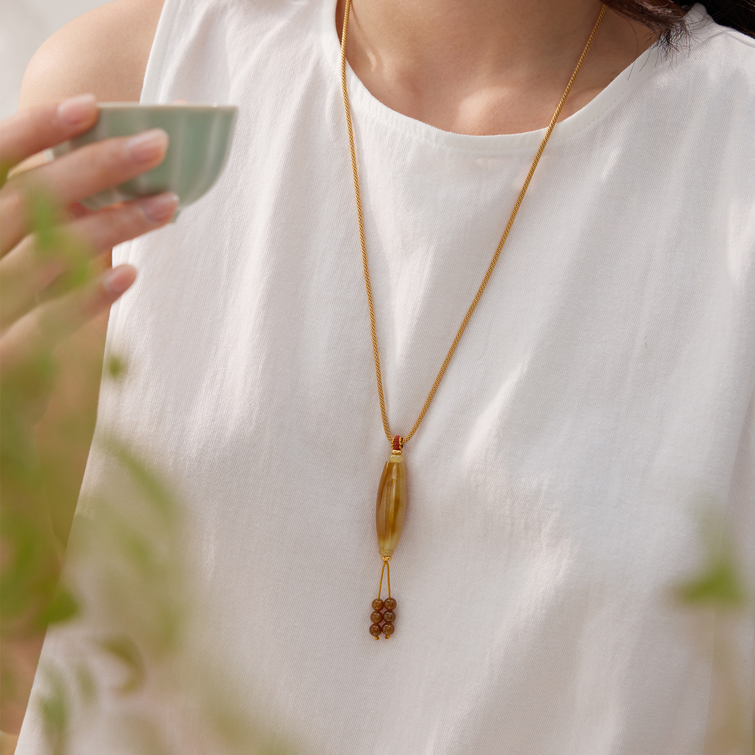 【9日上新】六福珠宝和田玉项链吊坠黄金金珠女5D硬金流苏玉石圆珠L74A0027DS新品313【联系客服补货】