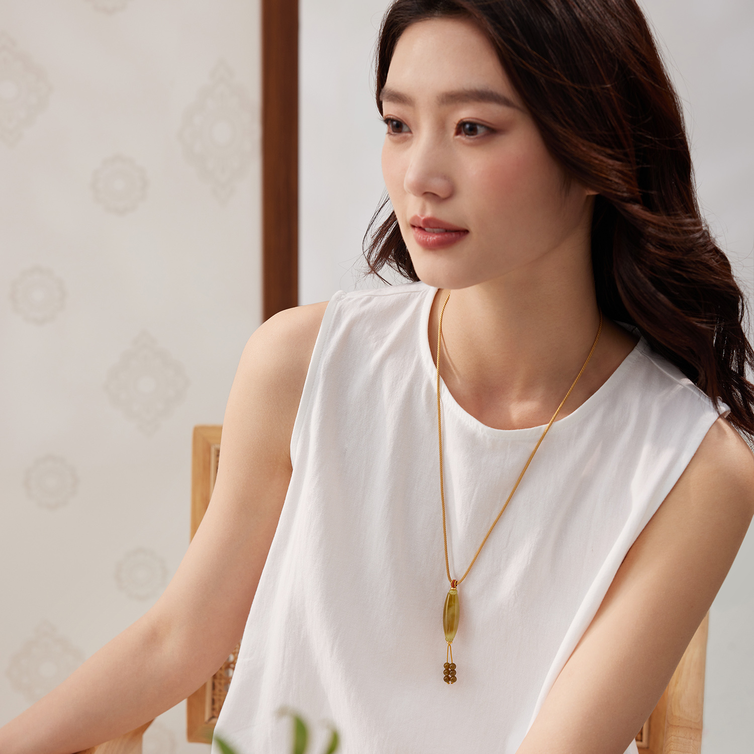 【9日上新】六福珠宝和田玉项链吊坠黄金金珠女5D硬金流苏玉石圆珠L74A0027DS新品313【联系客服补货】