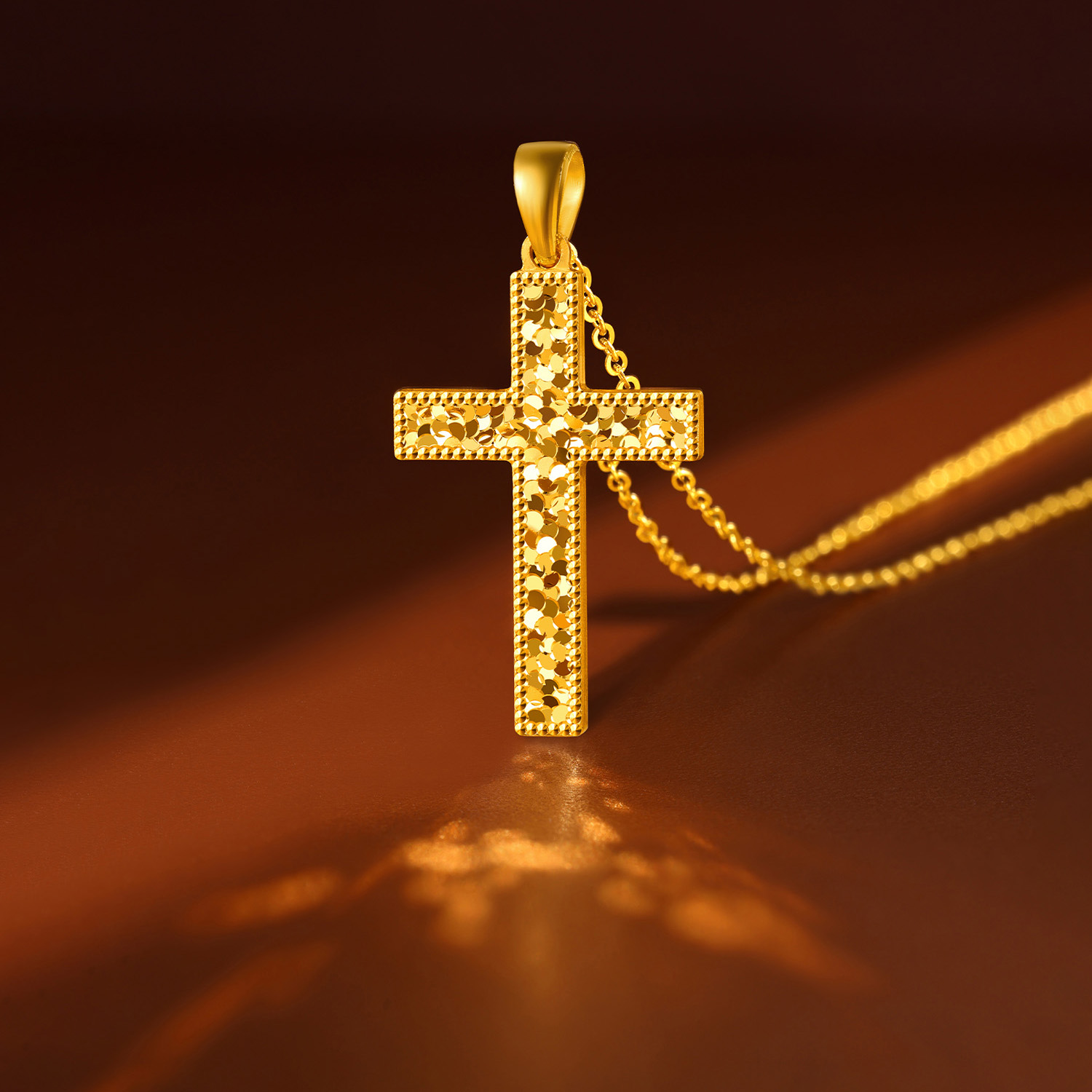 【18日上新】六福珠宝十字造型双面碎碎冰黄金吊坠女款计价L25G0010DS新品321