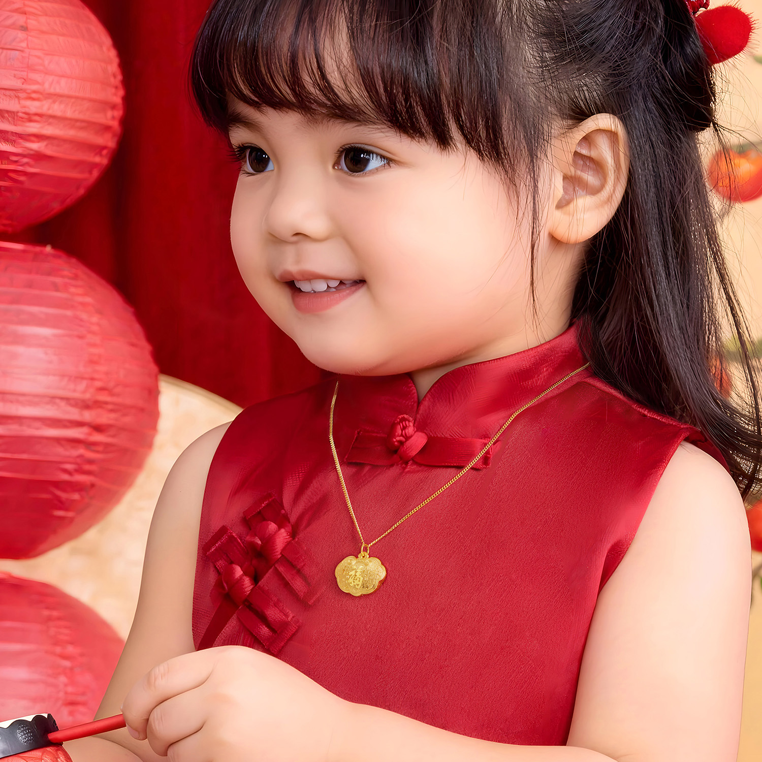 六福珠宝百福锁包黄金吊坠儿童宝宝足金锁包满月礼计价G16G0010DS