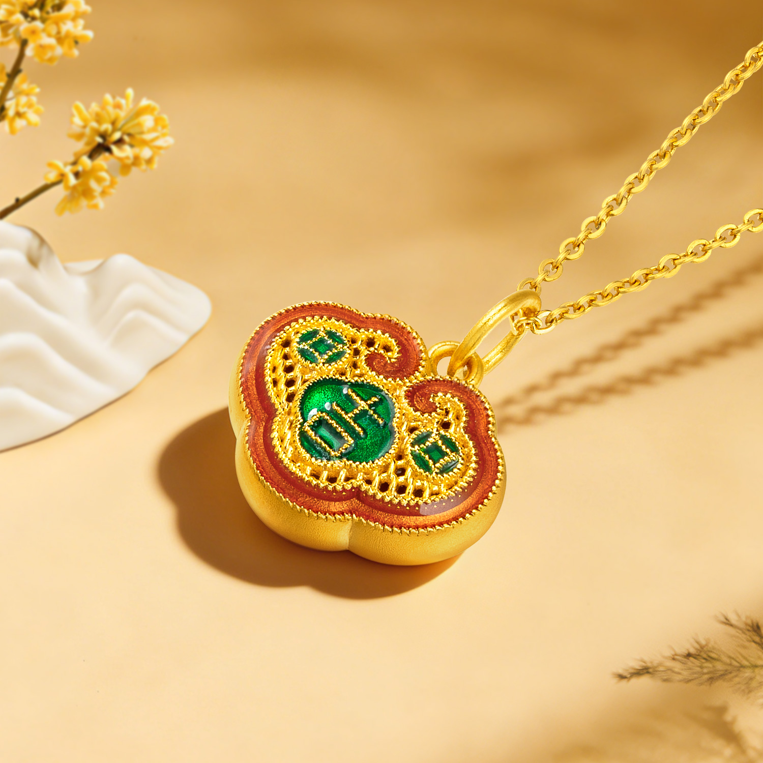 六福珠宝吉祥如意鎏彩工艺足金黄金吊坠不含链送礼计价HPGTBP0007