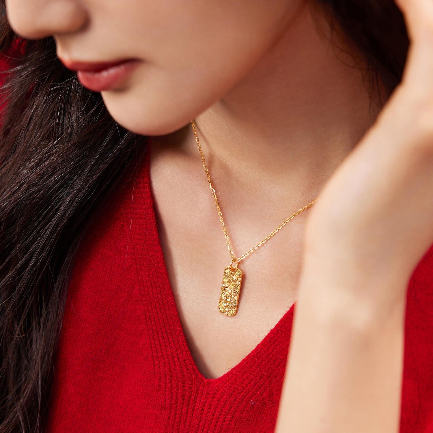 六福珠宝幸福加马黄金吊坠女碎碎冰生肖马吉言挂坠计价ERG0014DS