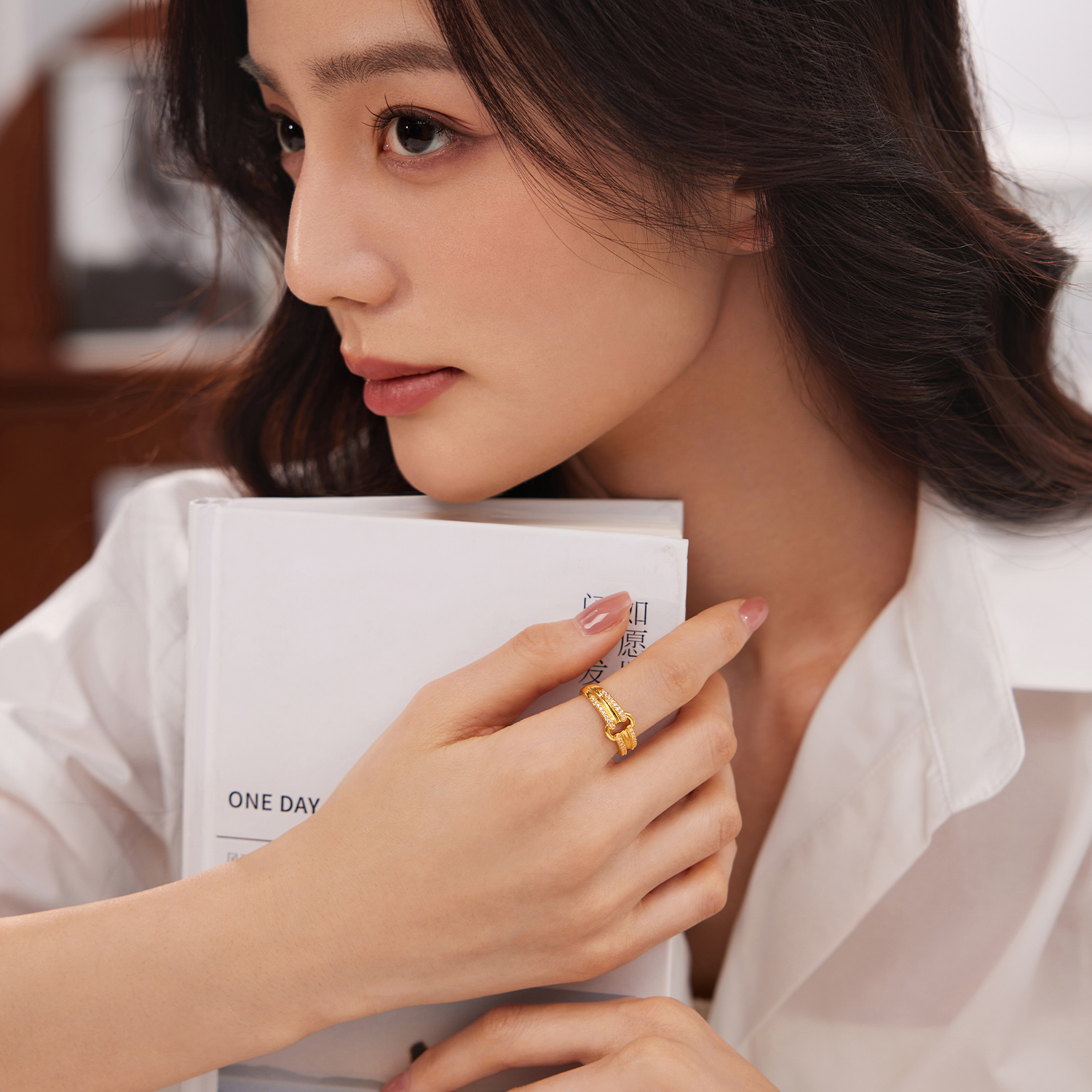 六福珠宝字母O型黄金戒指女款时尚双排钻石戒指足金首饰034619RA【视频看货】