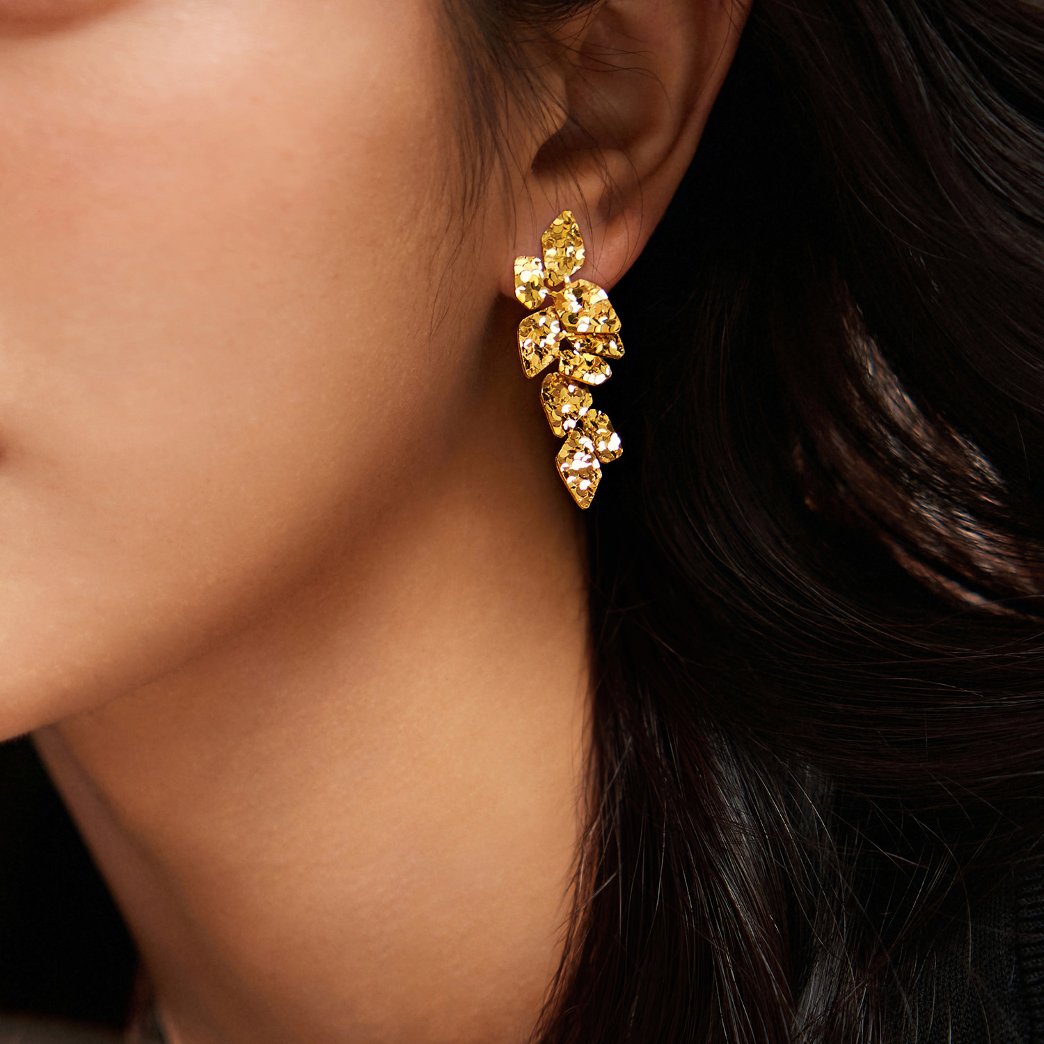 【店庆特惠】六福珠宝光影金碎冰金叶黄金耳钉女5G碎碎冰耳坠耳饰计价035120ea